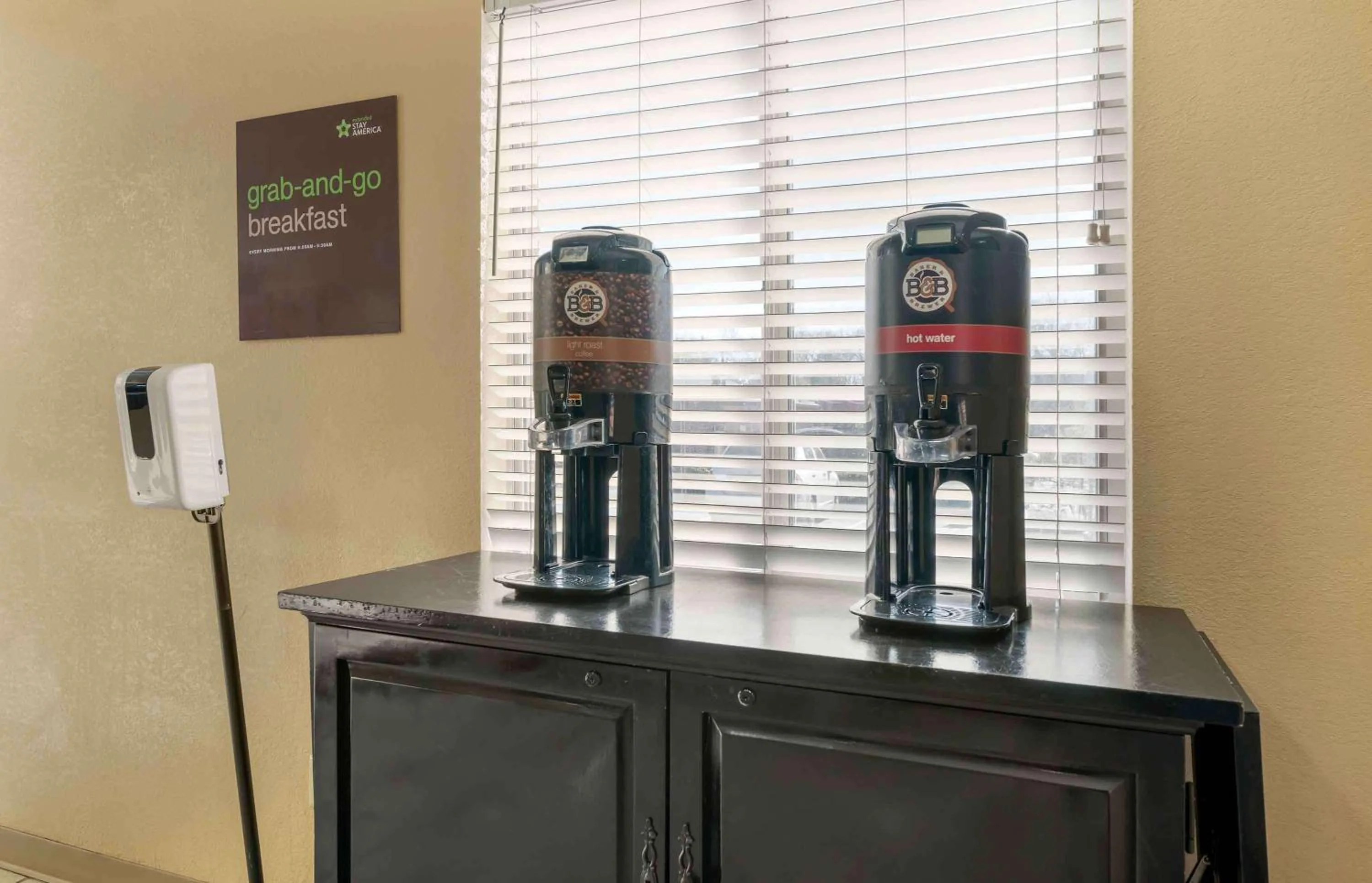 Breakfast in Extended Stay America Suites - Cincinnati - Blue Ash - Reagan Hwy