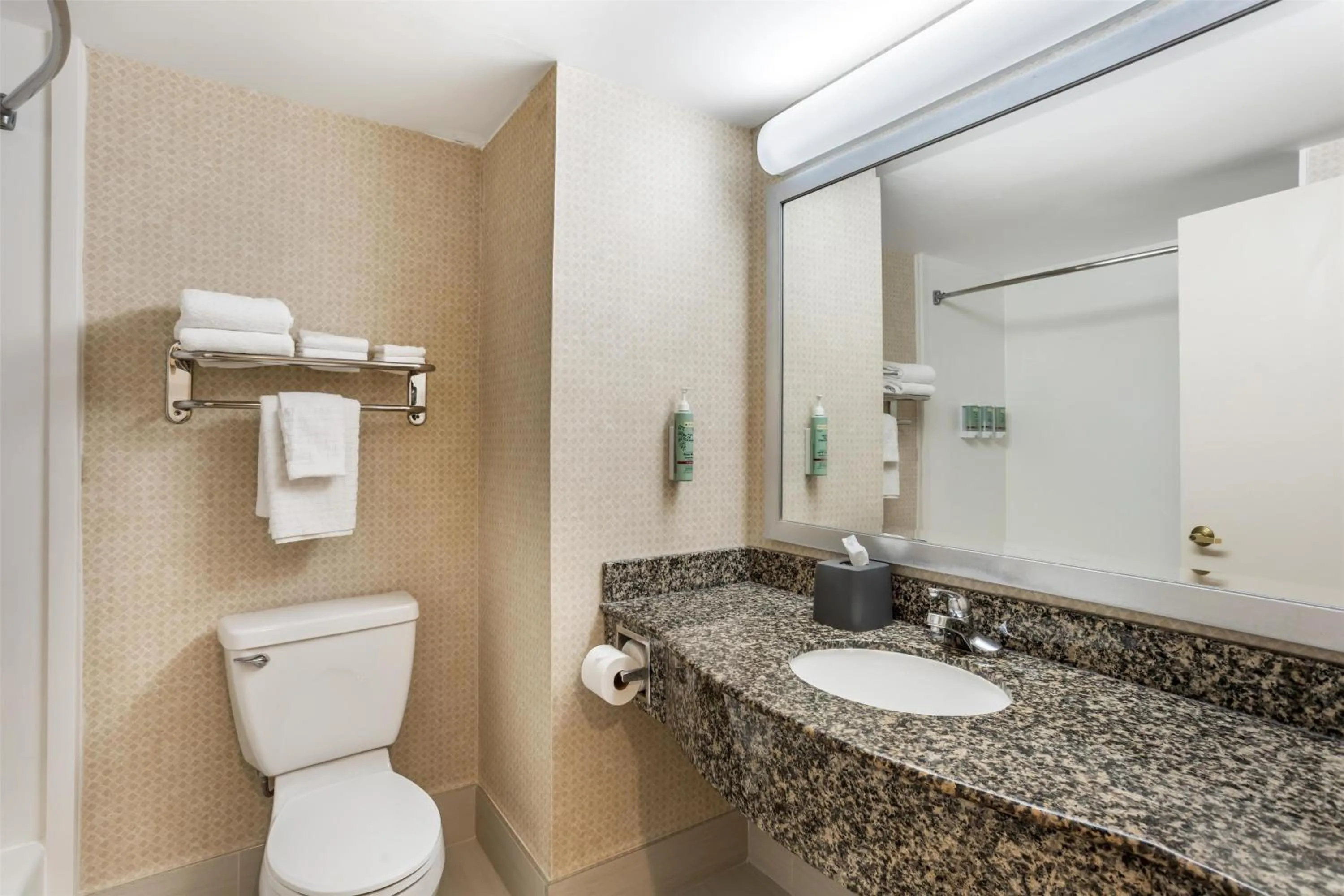 Bathroom in Best Western Bar Harbour Inn