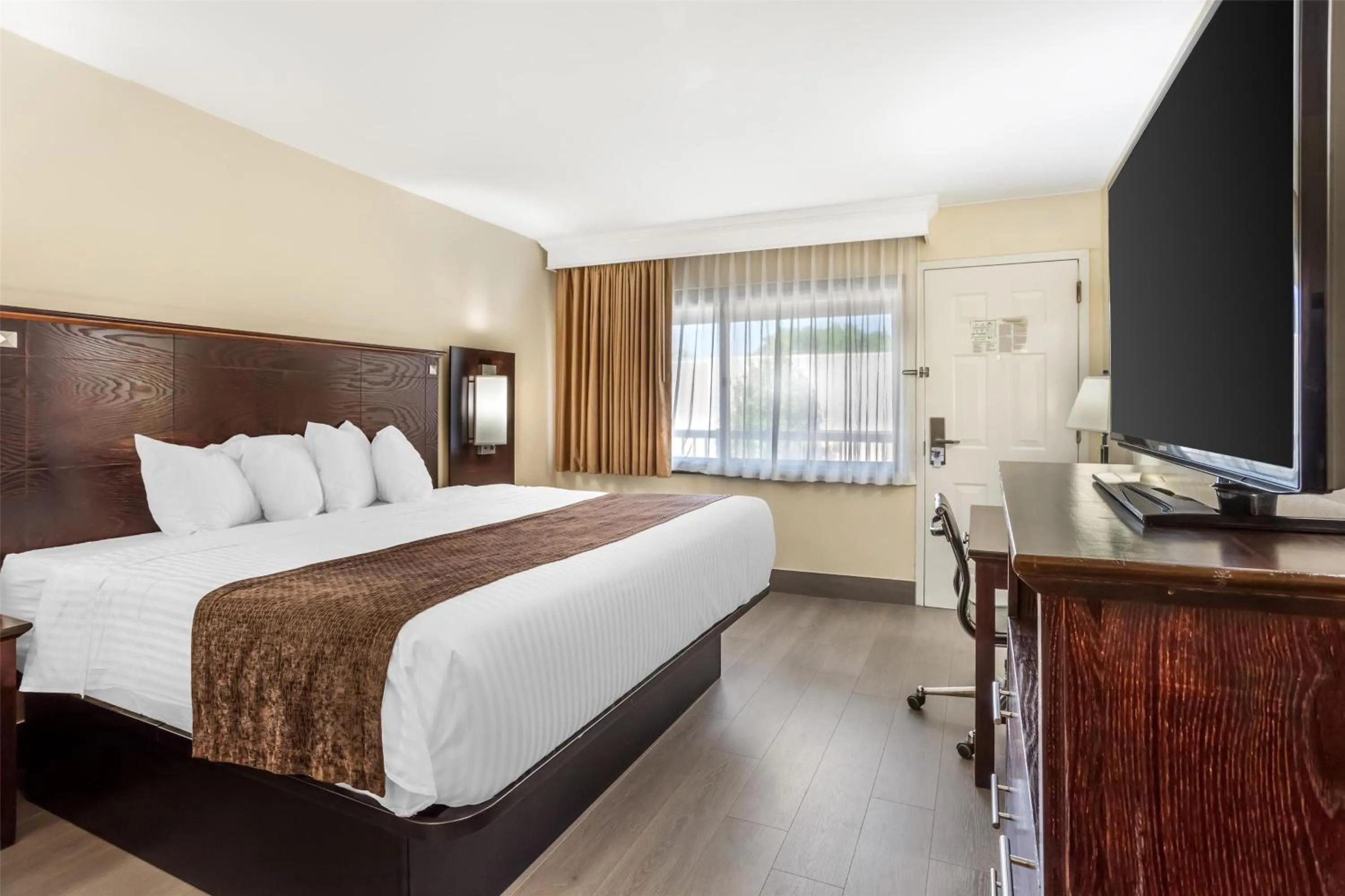 Bedroom, Bed in Best Western Bar Harbour Inn