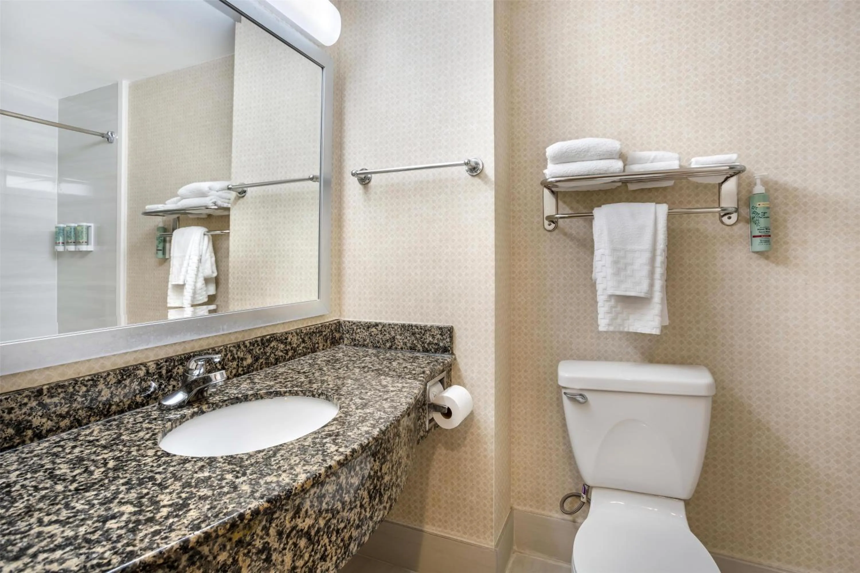 Bathroom in Best Western Bar Harbour Inn