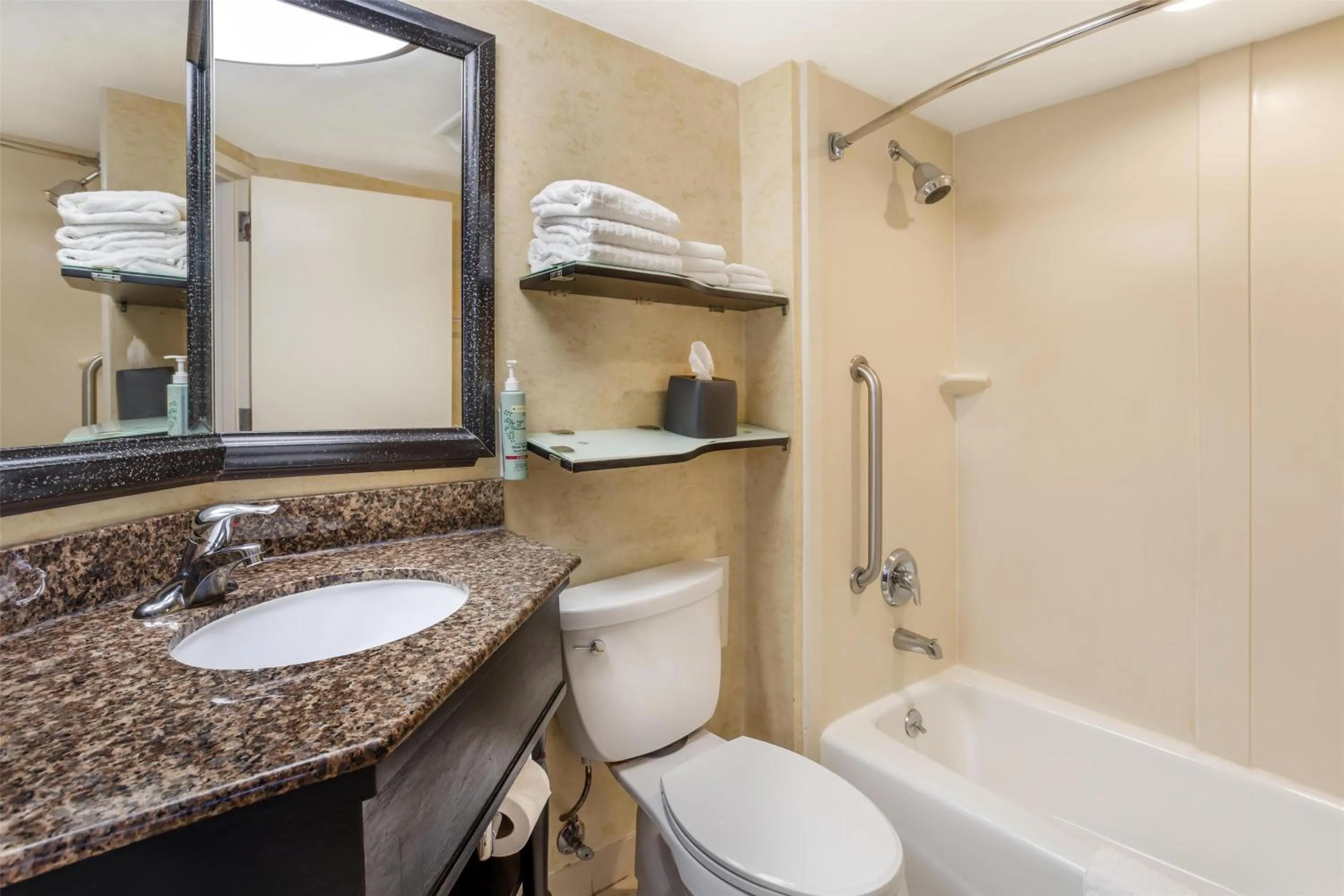 Toilet in Best Western Bar Harbour Inn