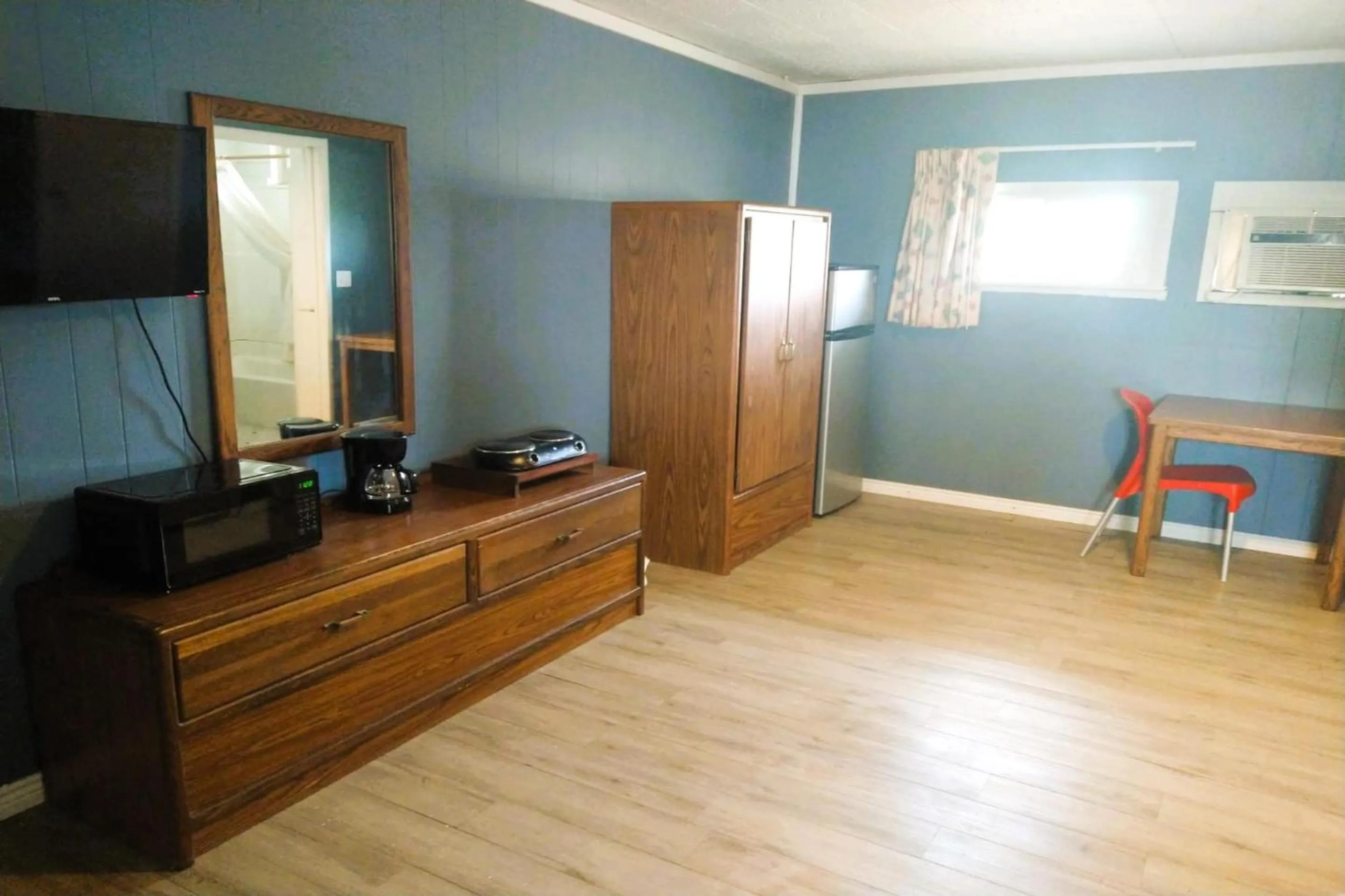 Bedroom in Love Hotels Desert Inn & RV by OYO at Boysen Wind River WY