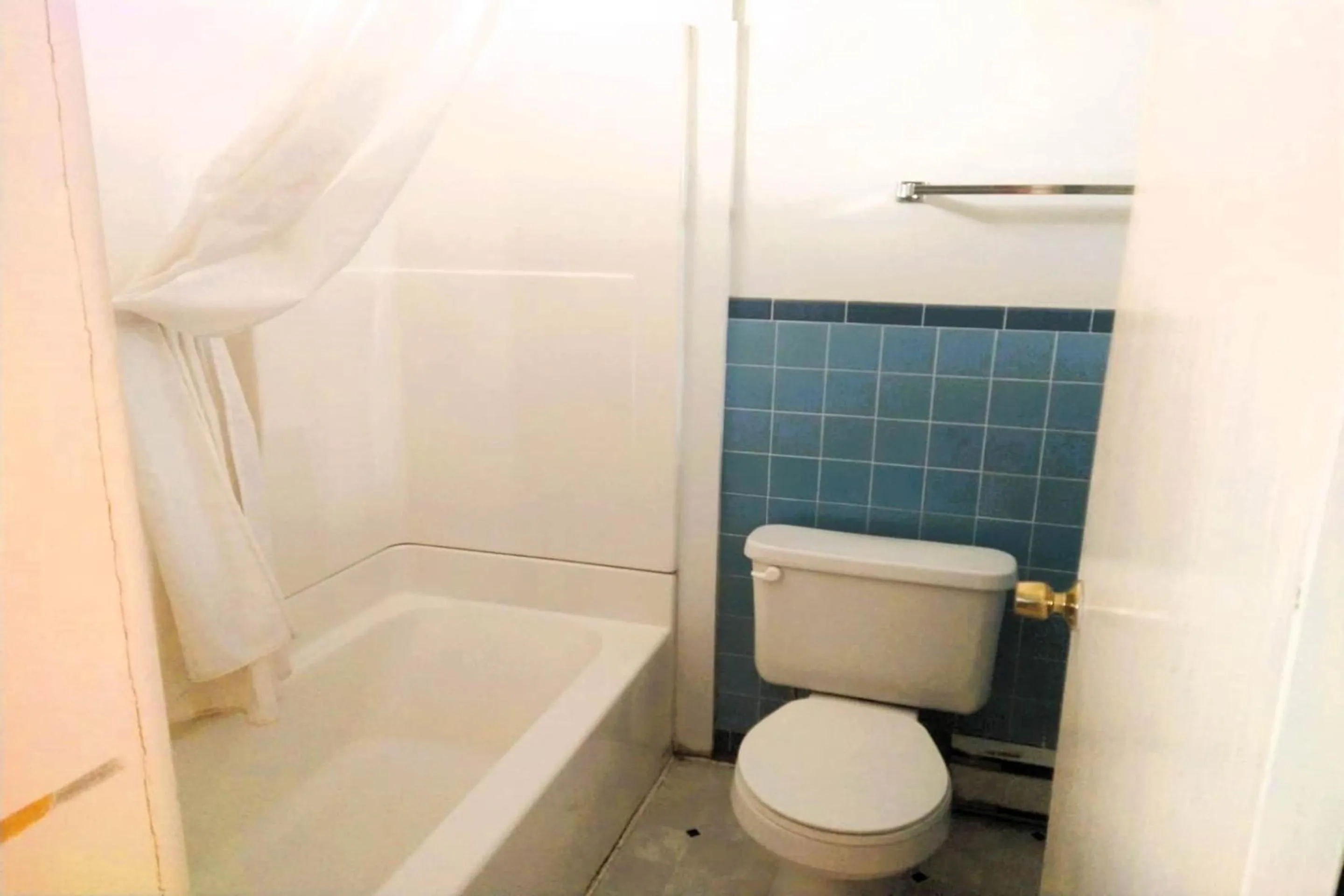 Bathroom in Love Hotels Desert Inn & RV by OYO at Boysen Wind River WY