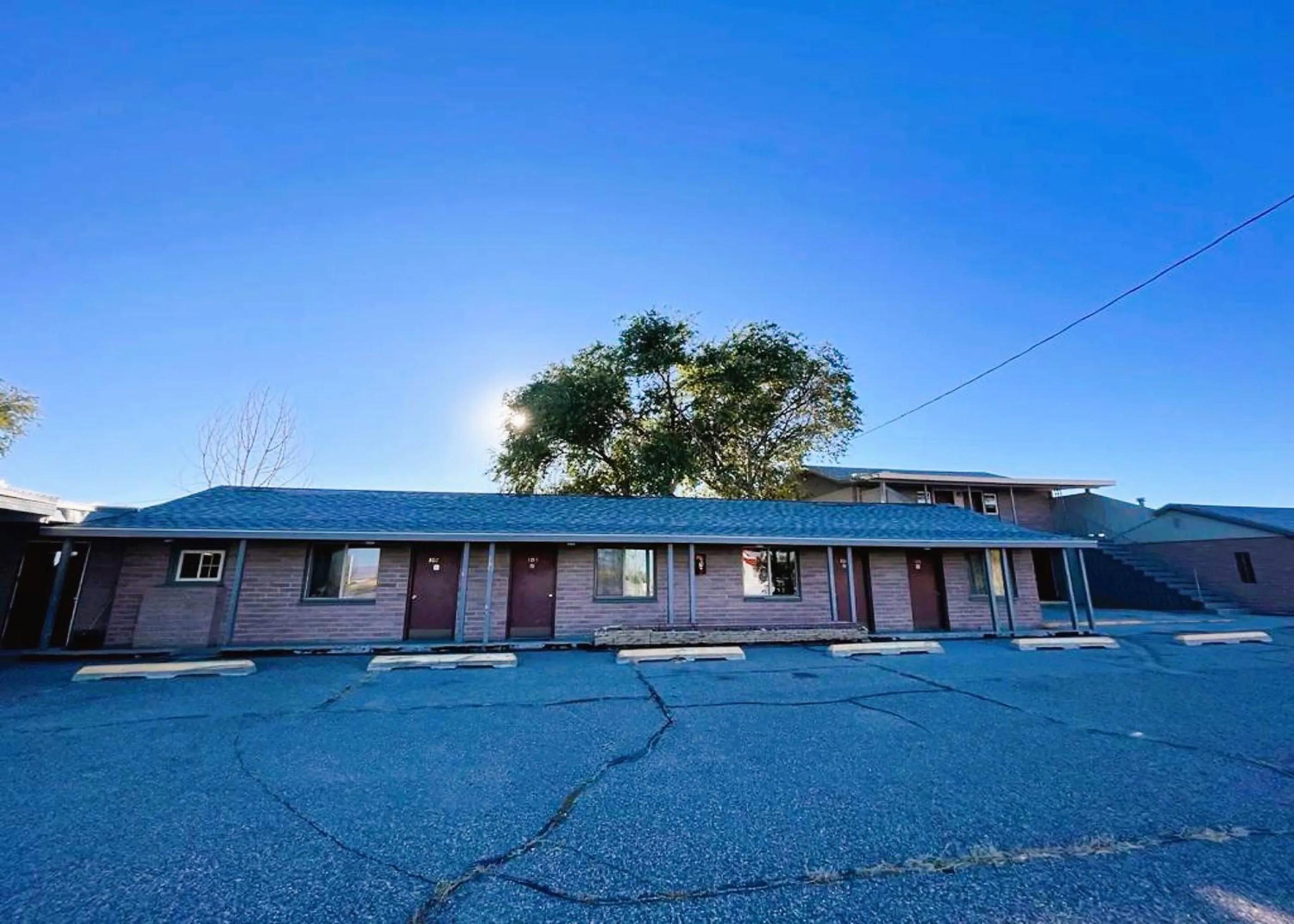 Property building in Love Hotels Desert Inn & RV by OYO at Boysen Wind River WY