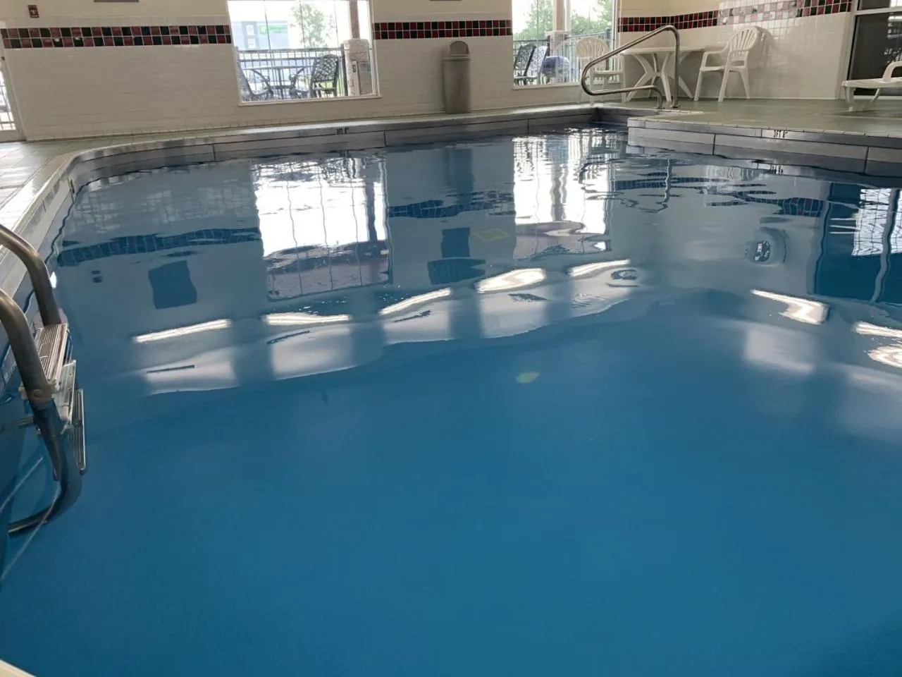 Swimming pool in Country Inn & Suites by Radisson, Decatur, IL