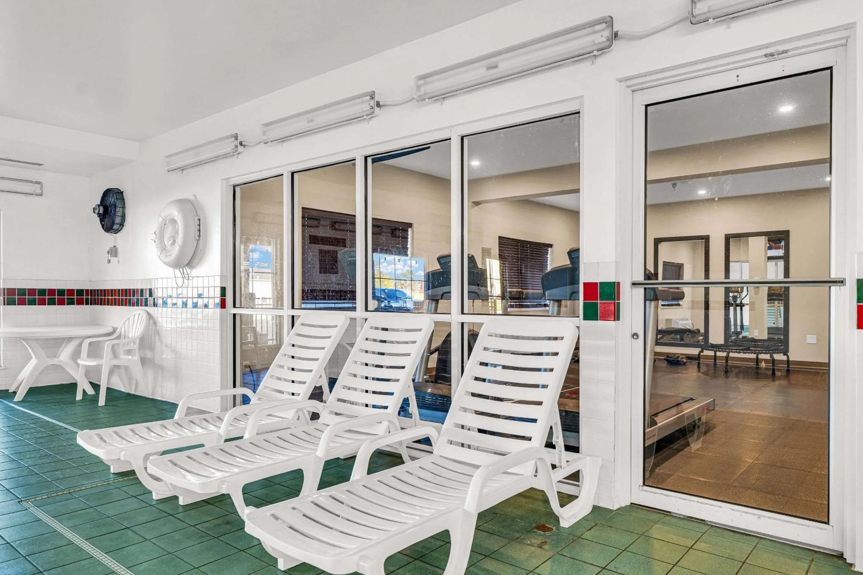 Swimming pool in Country Inn & Suites by Radisson, Decatur, IL