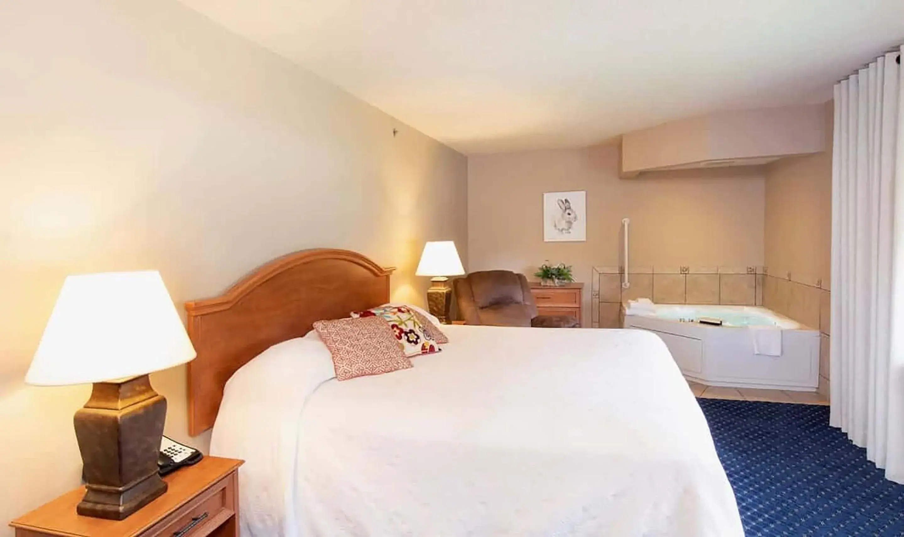 Deluxe Double Room with Bath in Hotel Glenwood Springs Deluxe Double Room with Bath in Hotel Glenwood Springs