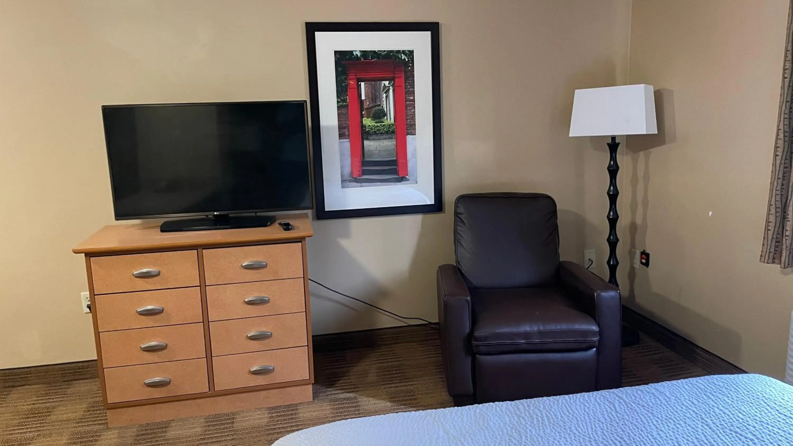 Bedroom in Sonesta Simply Suites Memphis