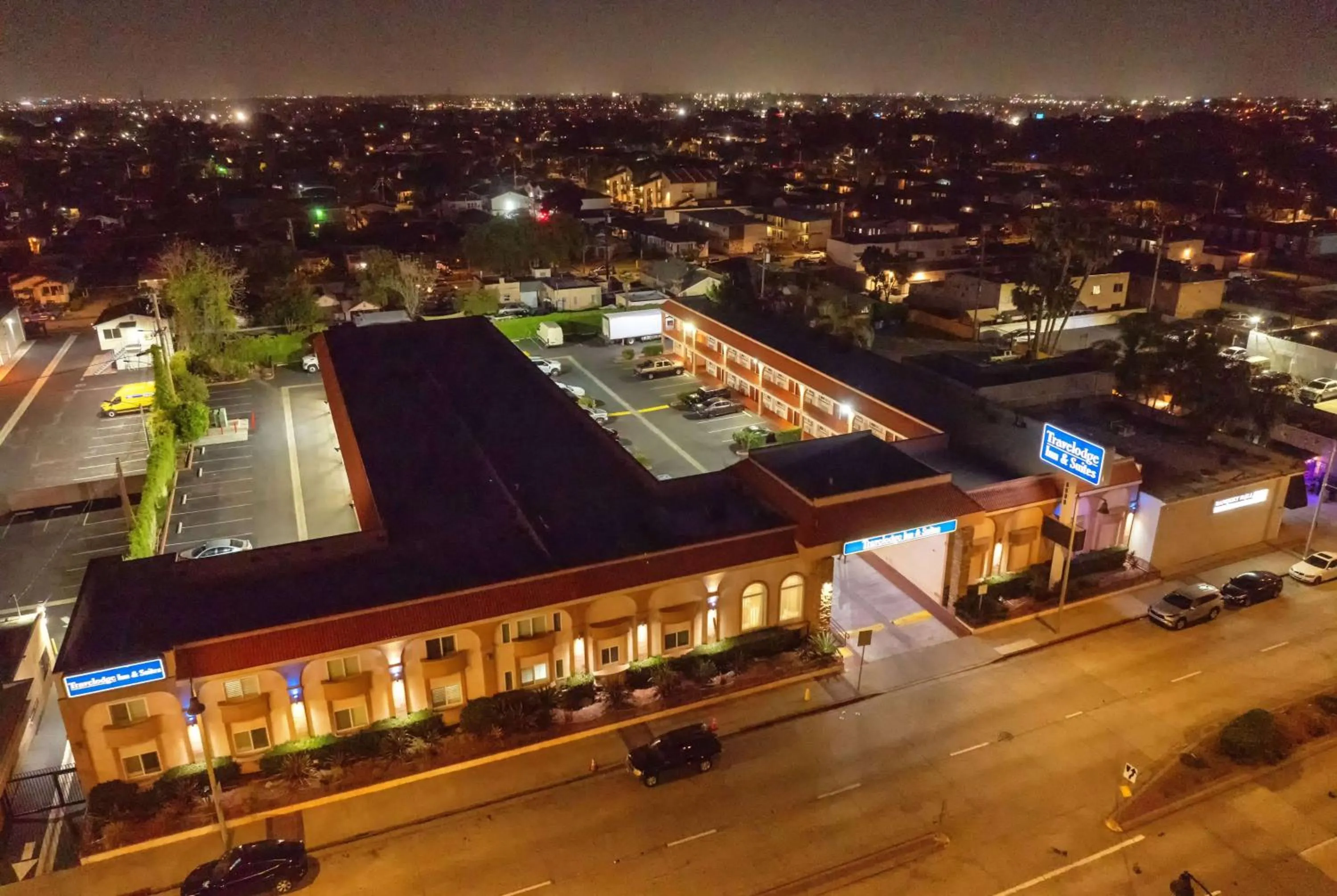 Property building in Travelodge Inn & Suites by Wyndham Bell Los Angeles Area