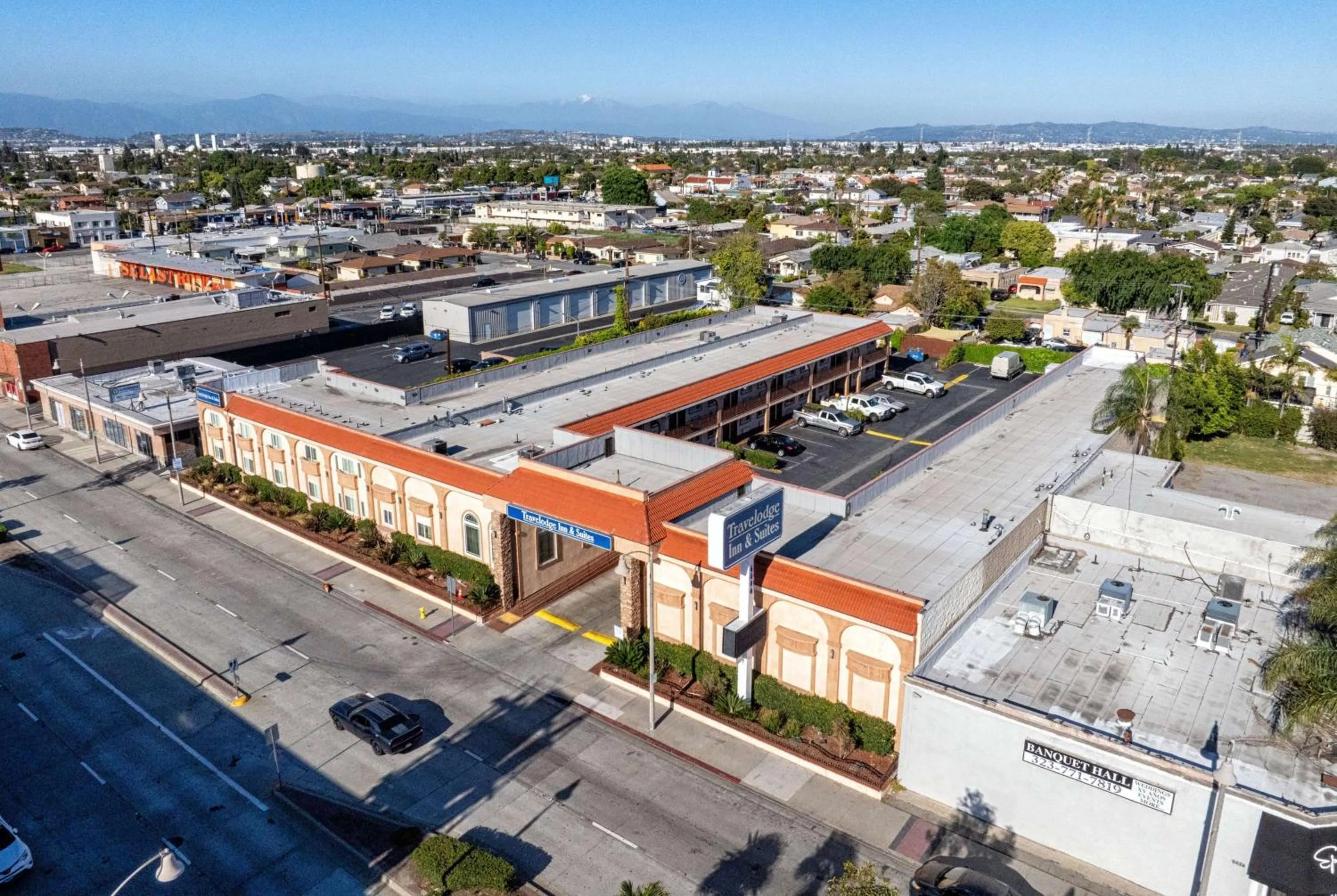 Property building in Travelodge Inn & Suites by Wyndham Bell Los Angeles Area