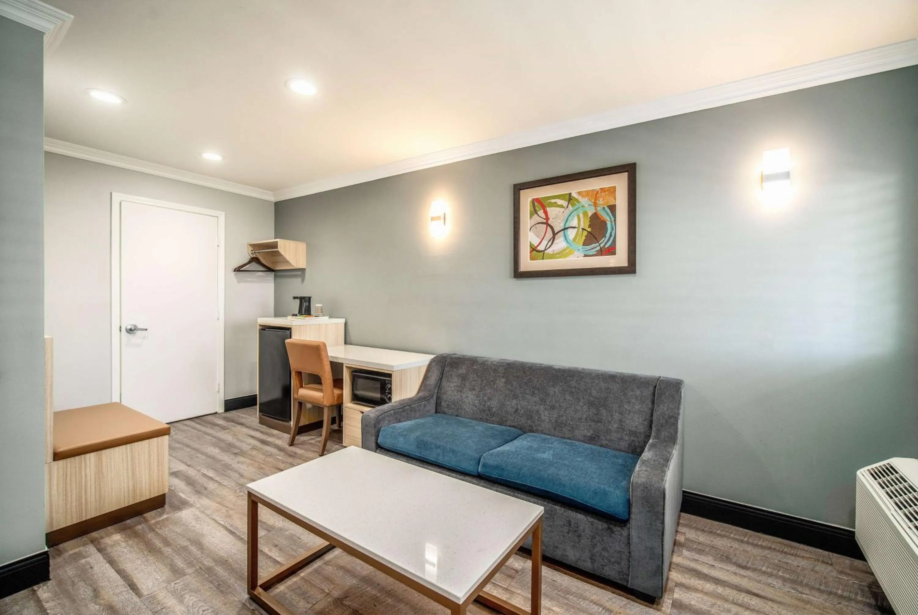 Photo of the whole room in Travelodge Inn & Suites by Wyndham Bell Los Angeles Area