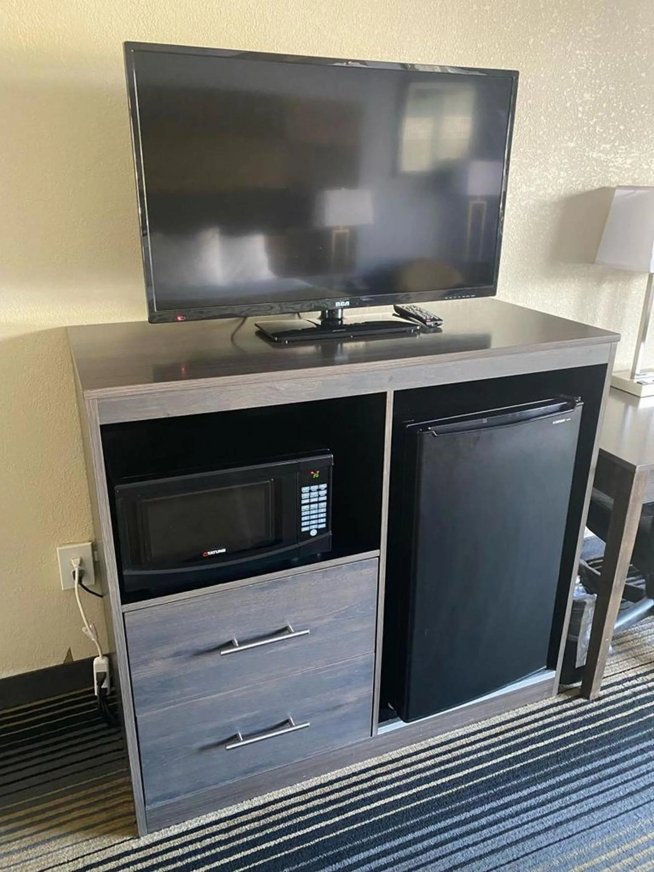 TV and multimedia in Baymont by Wyndham Cheraw