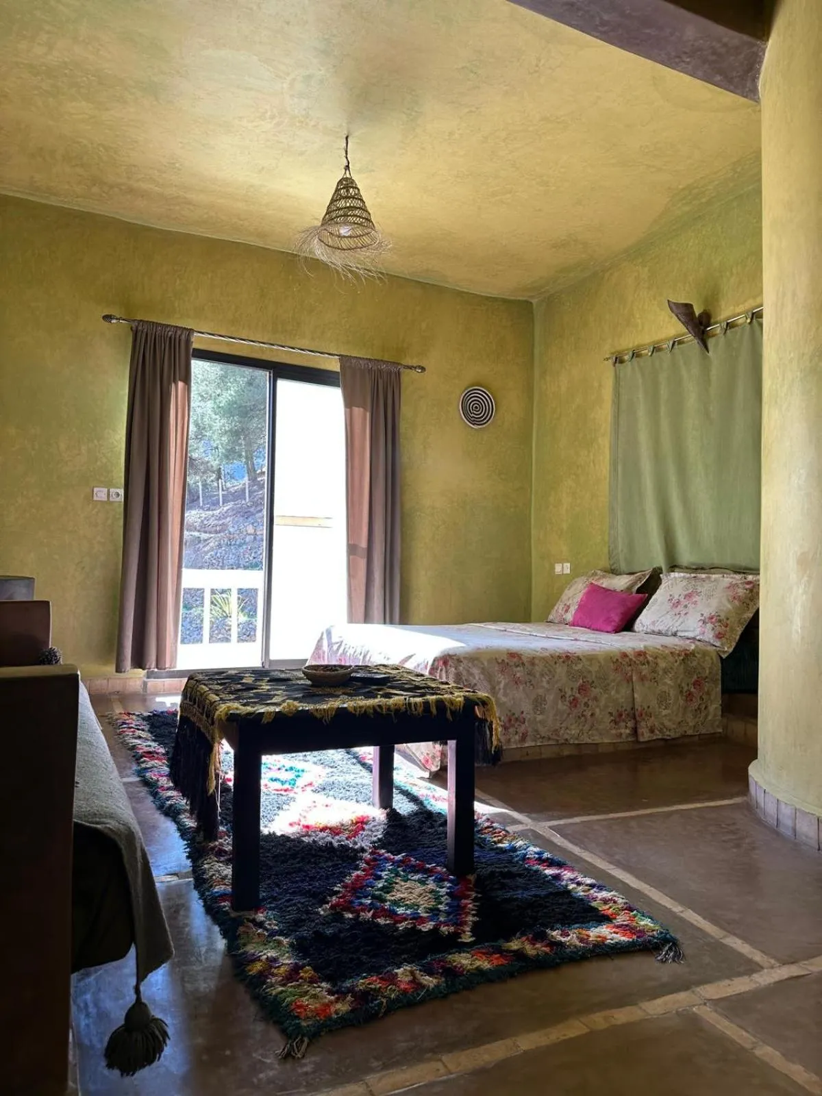 room service, Bed in Atlas Tigmi