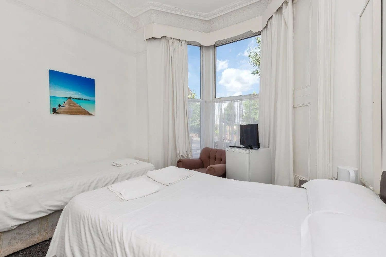 Bed in Amhurst Hotel