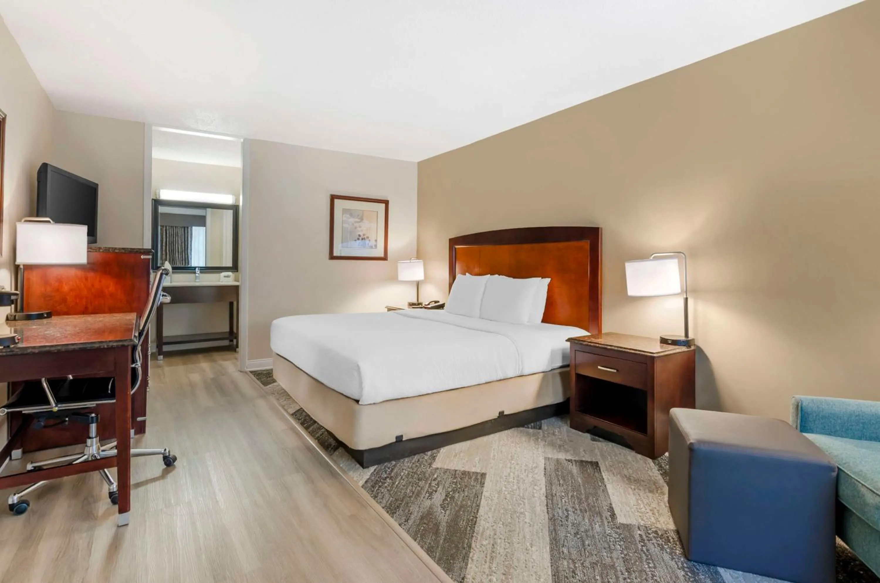 Bedroom, Bed in Best Western Lexington Inn