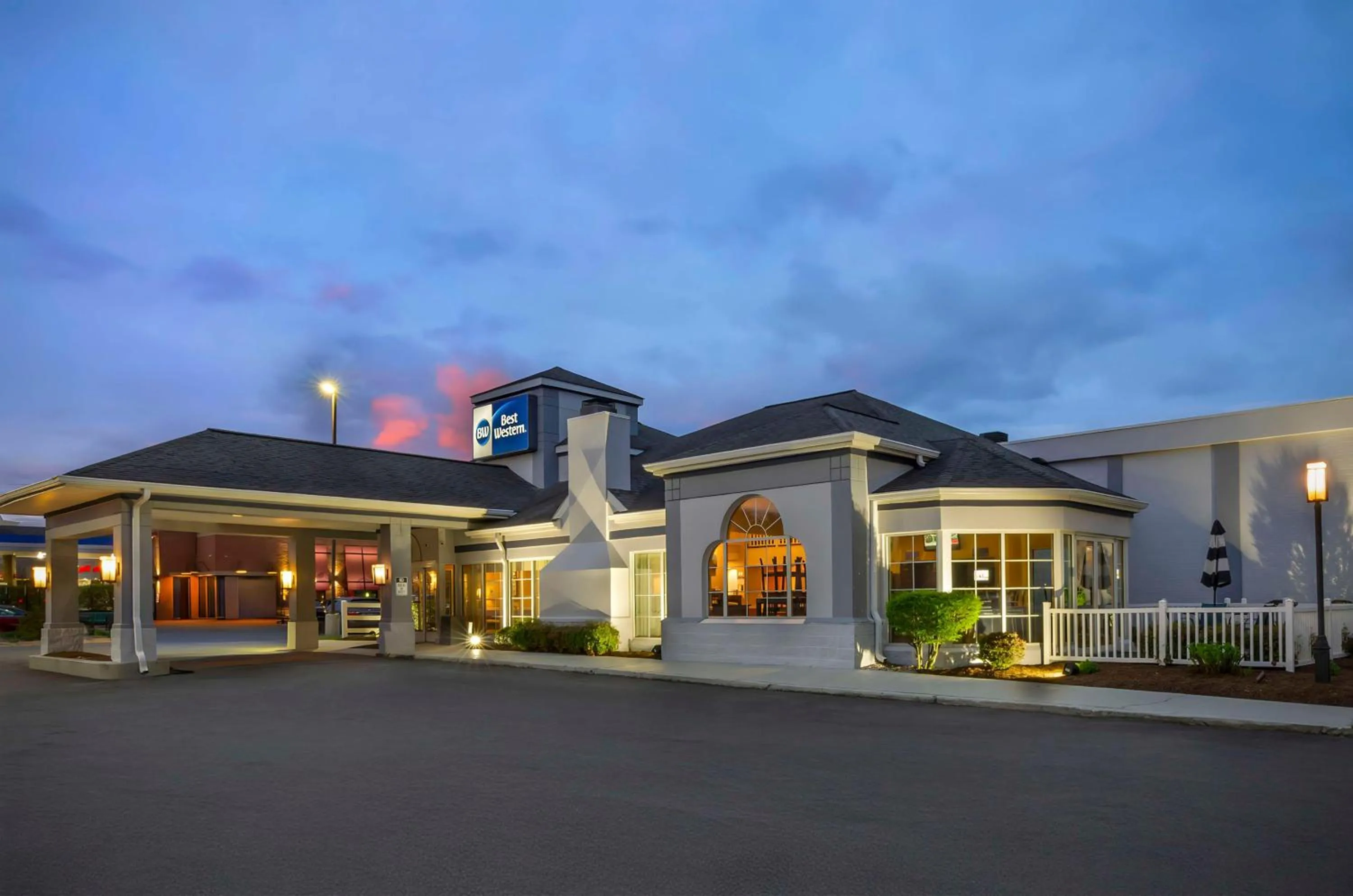 Property building in Best Western Lexington Inn