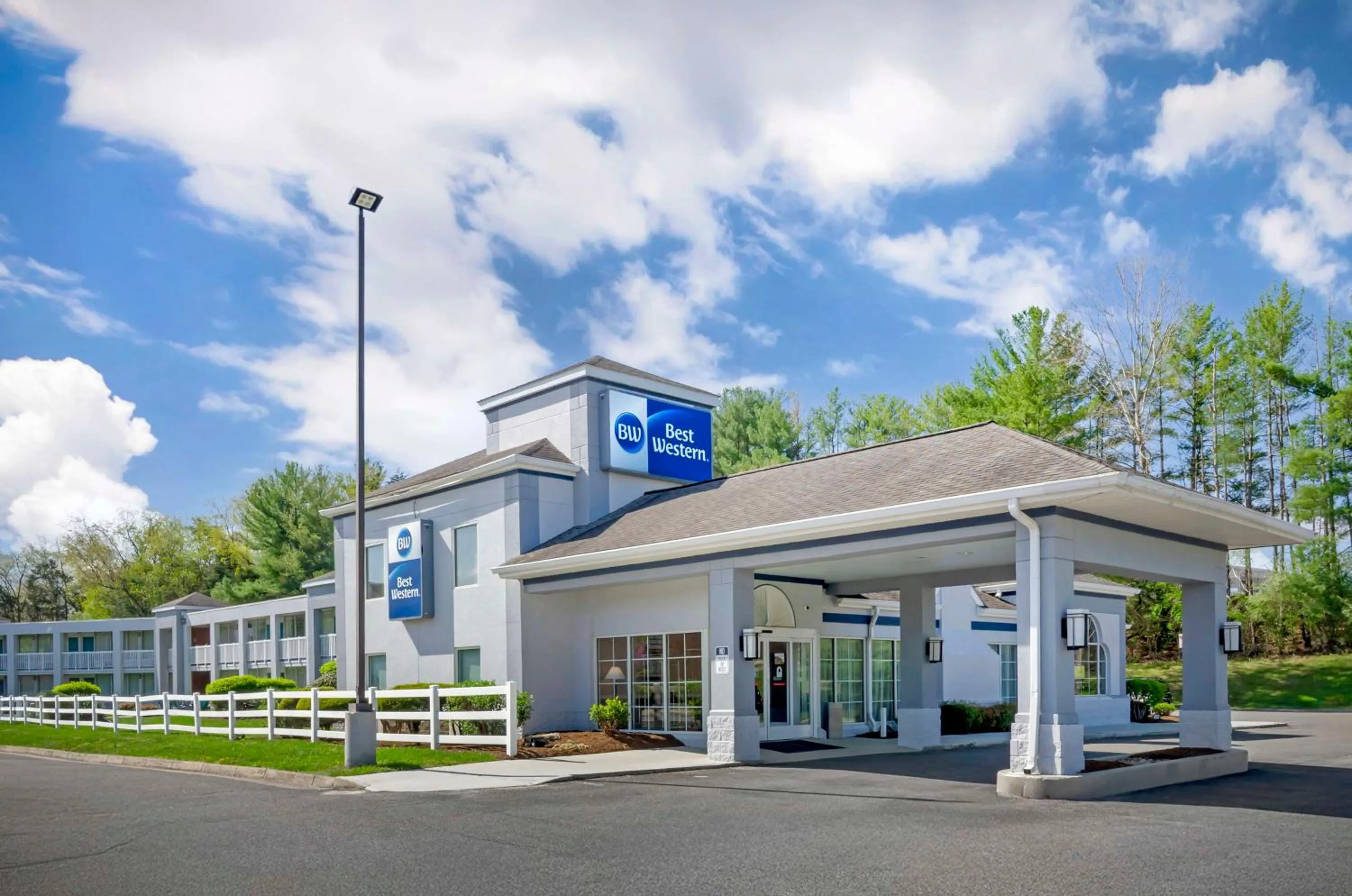 Property building in Best Western Lexington Inn