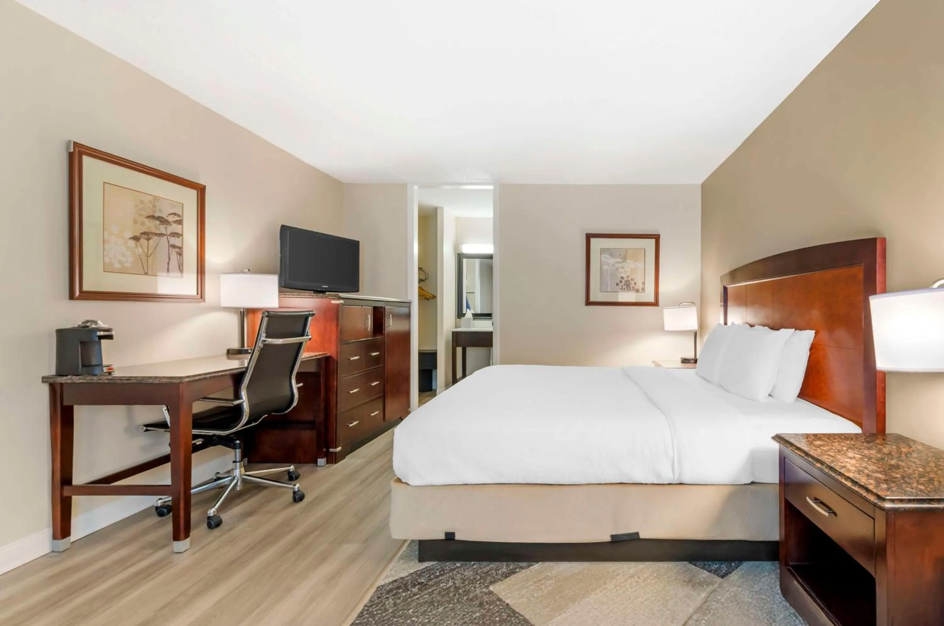 Bedroom, Bed in Best Western Lexington Inn