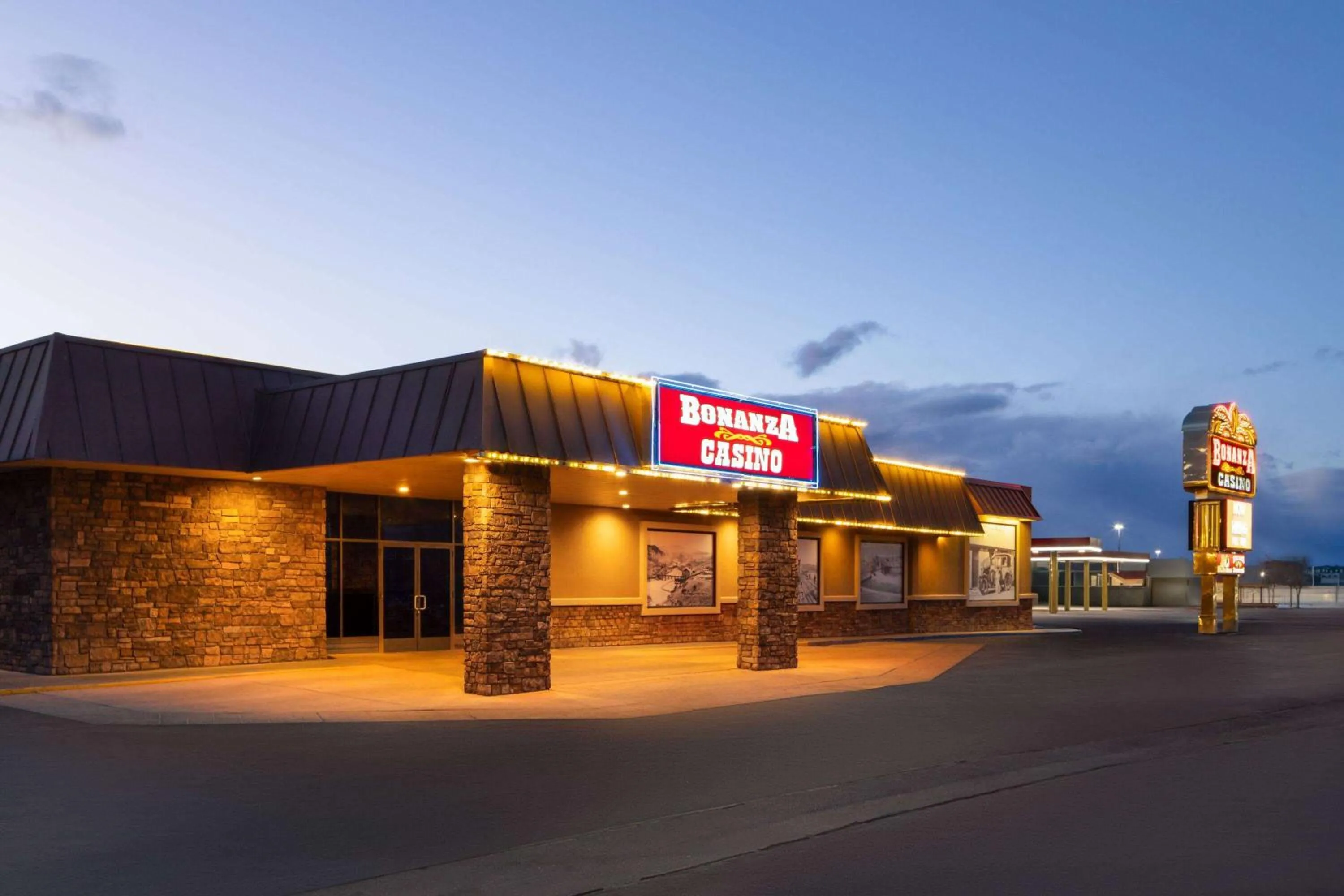 Property building in Super 8 by Wyndham Fallon