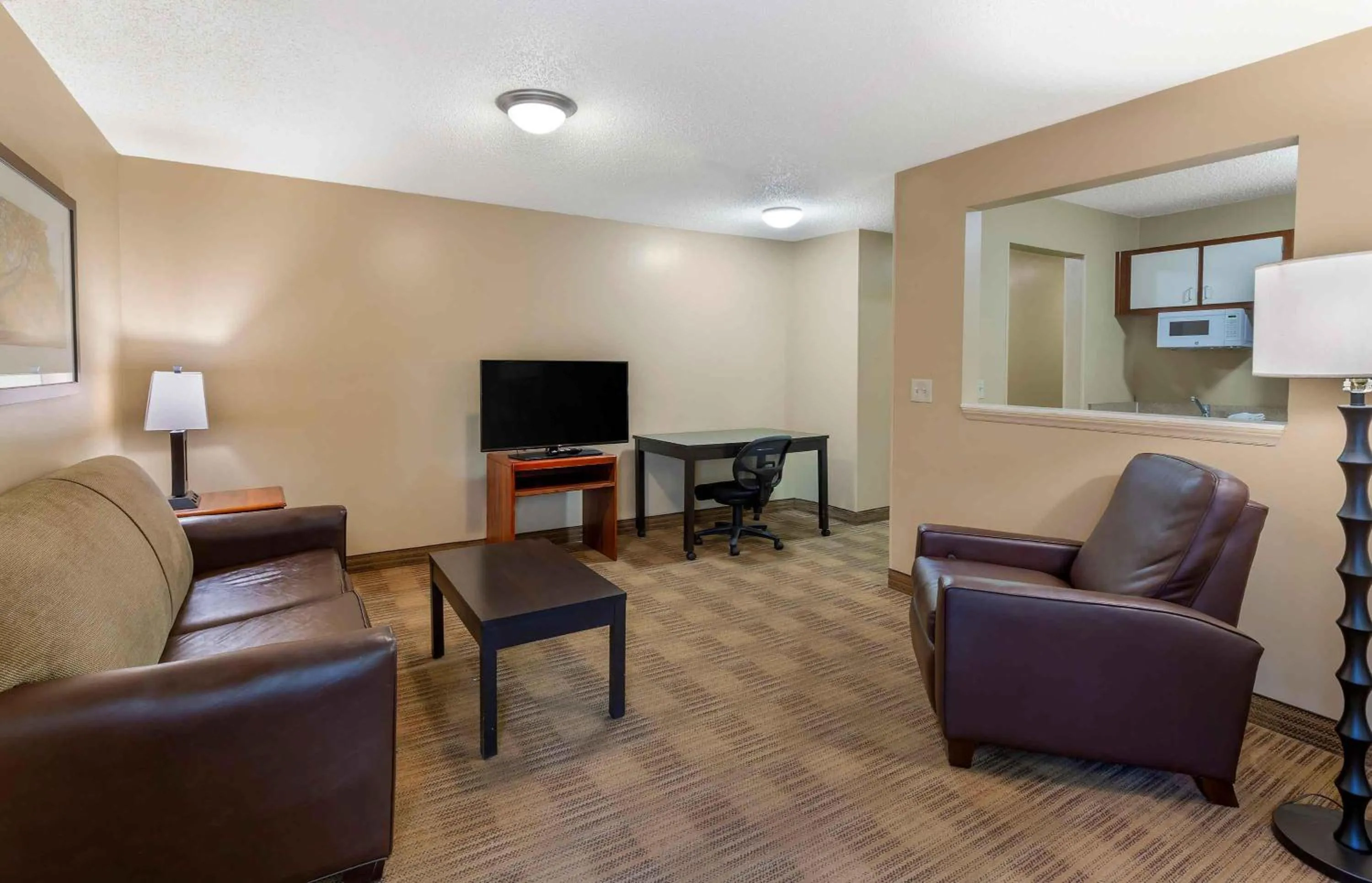 Bedroom in Extended Stay America Suites - Raleigh - North Raleigh - Wake Towne Dr