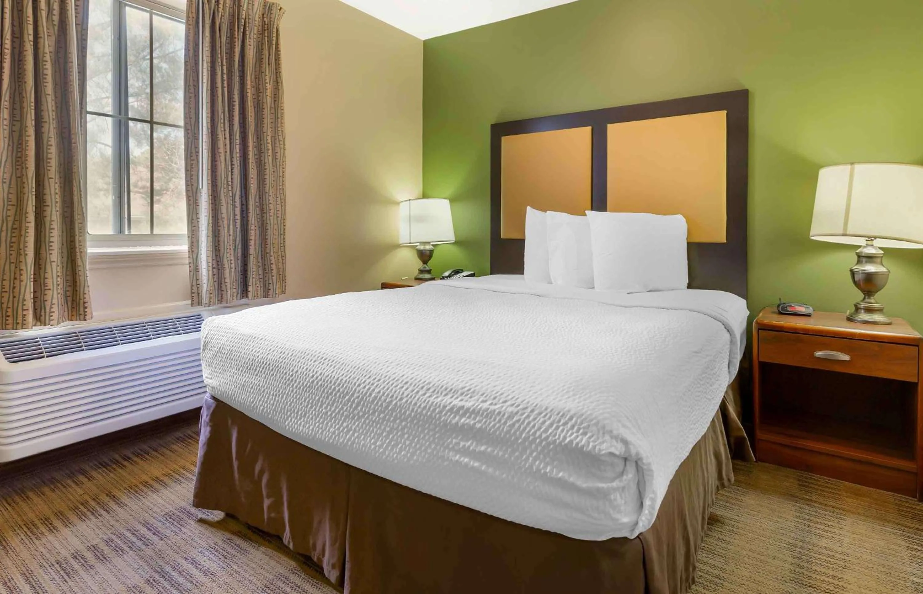Deluxe Studio with 1 Queen Bed - Non-Smoking in Extended Stay America Suites - Raleigh - North Raleigh - Wake Towne Dr