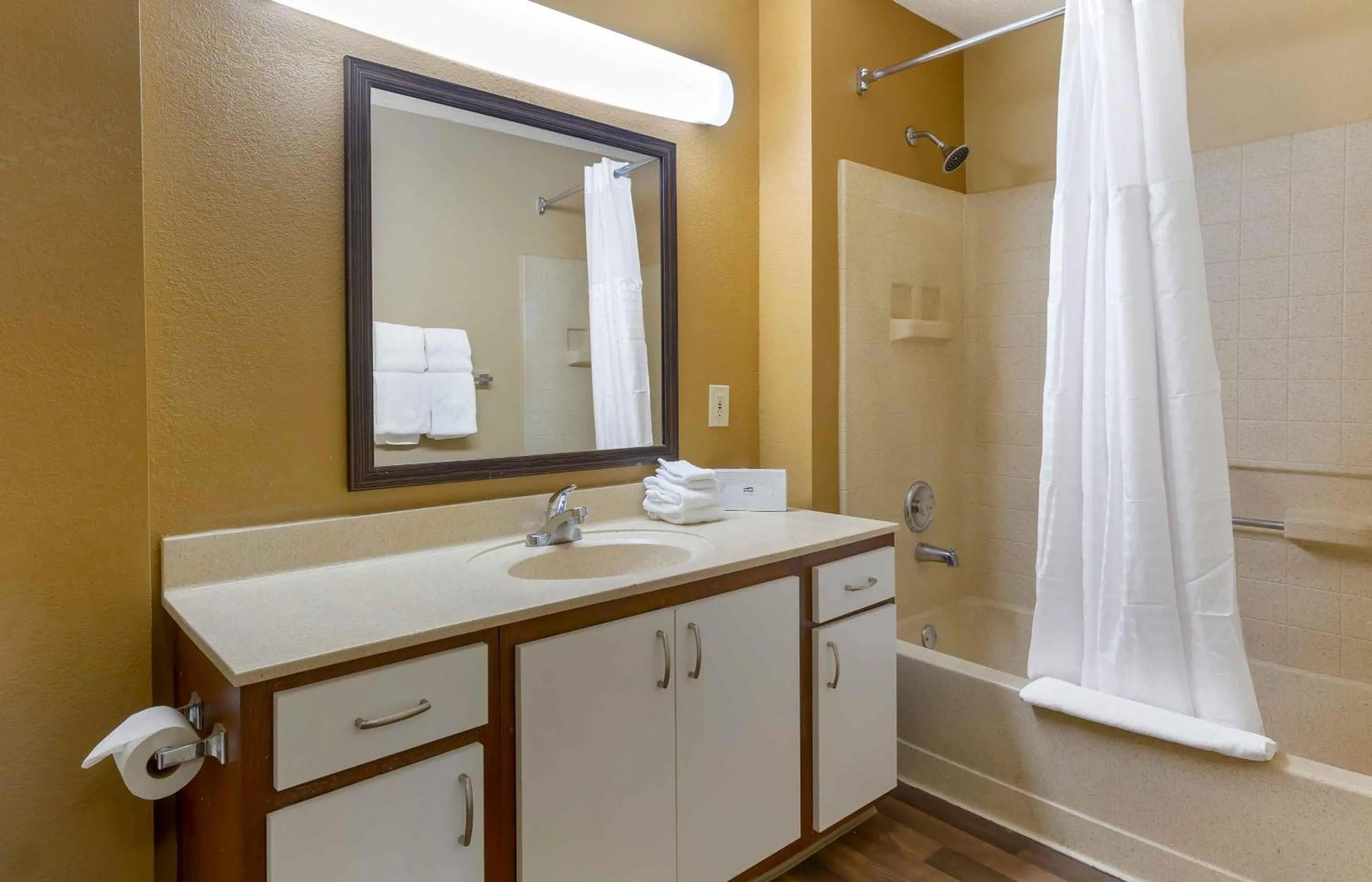 Bathroom in Extended Stay America Suites - Raleigh - North Raleigh - Wake Towne Dr