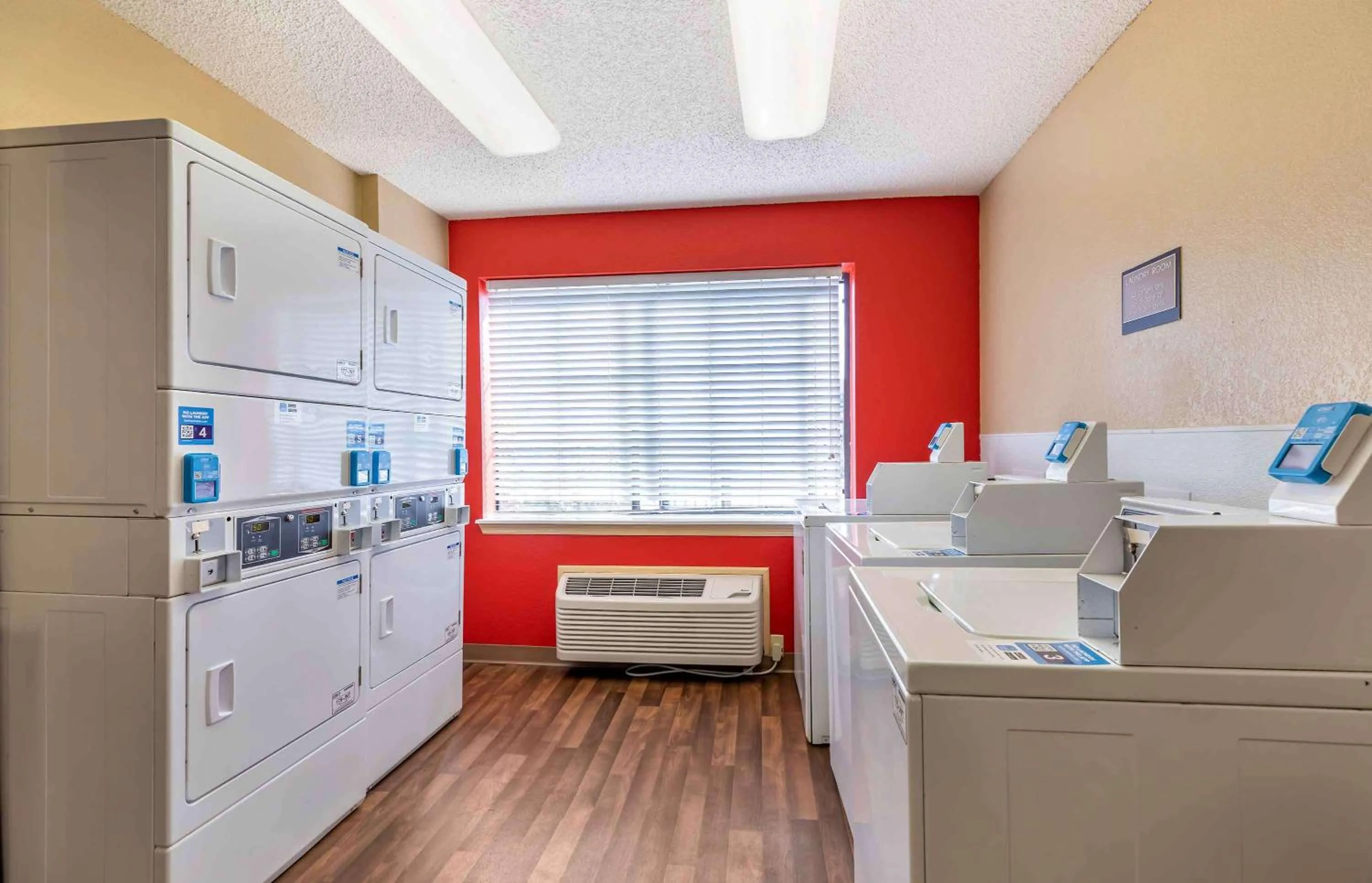 Property building, Bed in Extended Stay America Select Suites - Denver - Tech Center South