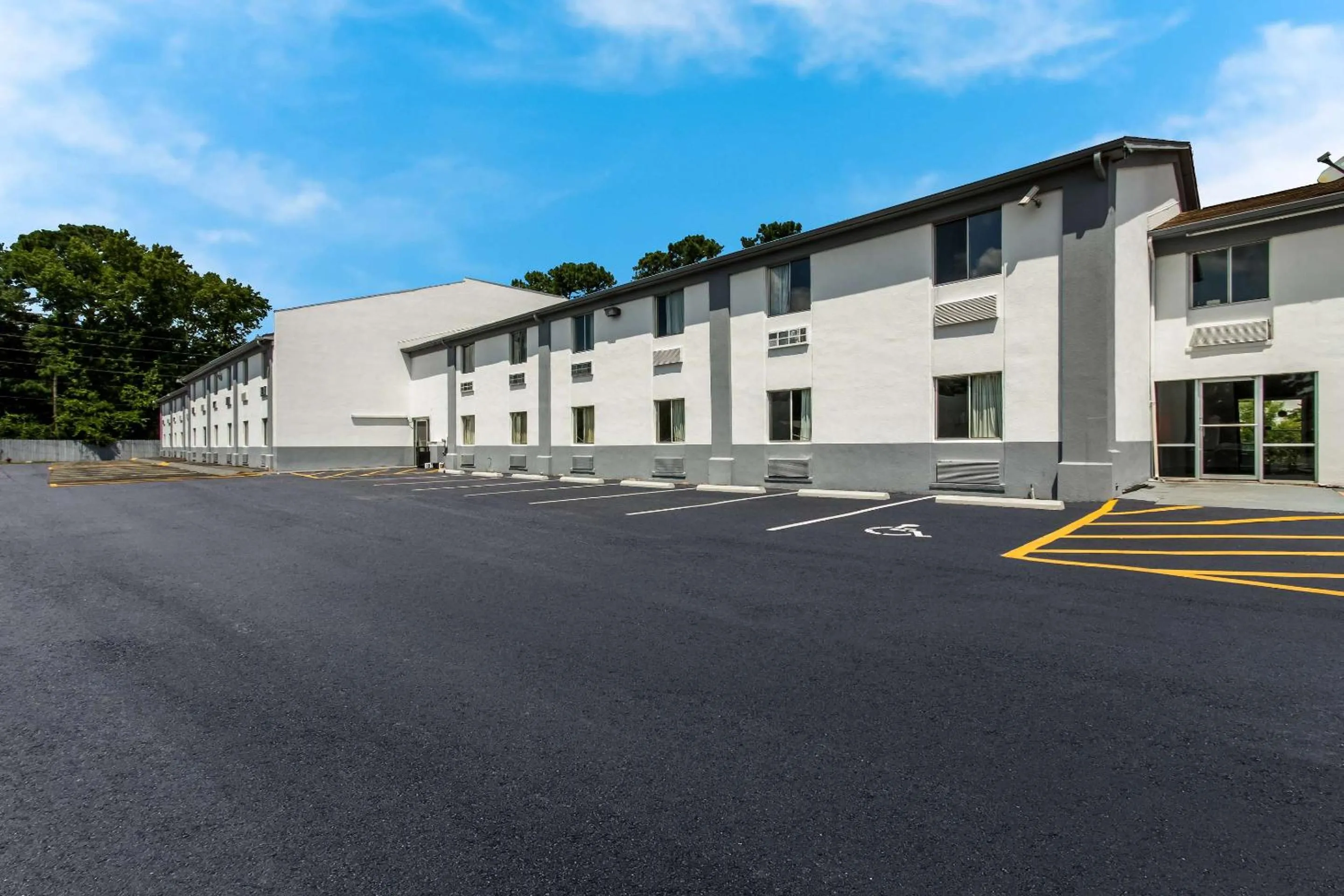 Property building in Econo Lodge Cherry Point