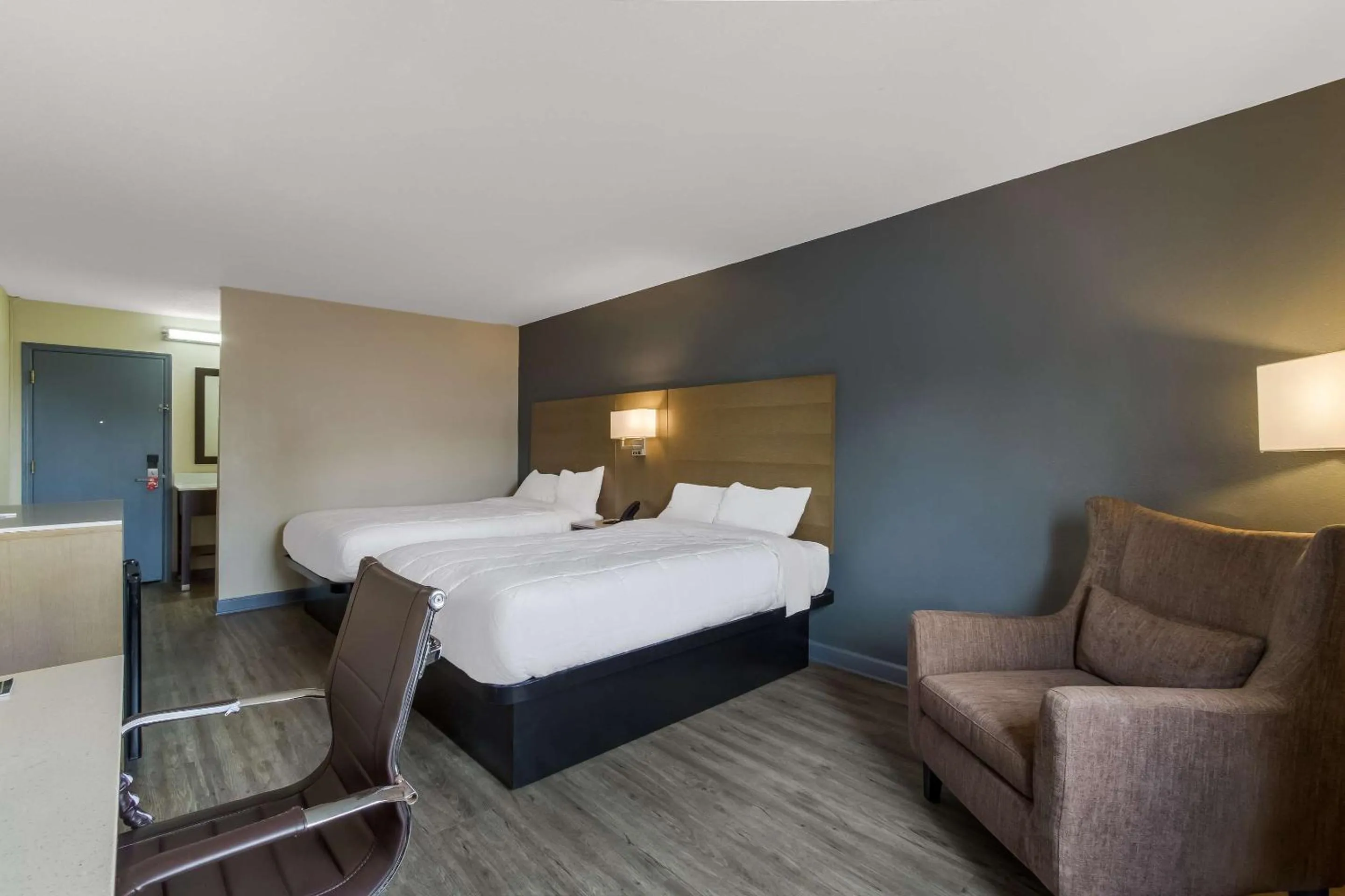 Bedroom, Bed in Econo Lodge Cherry Point