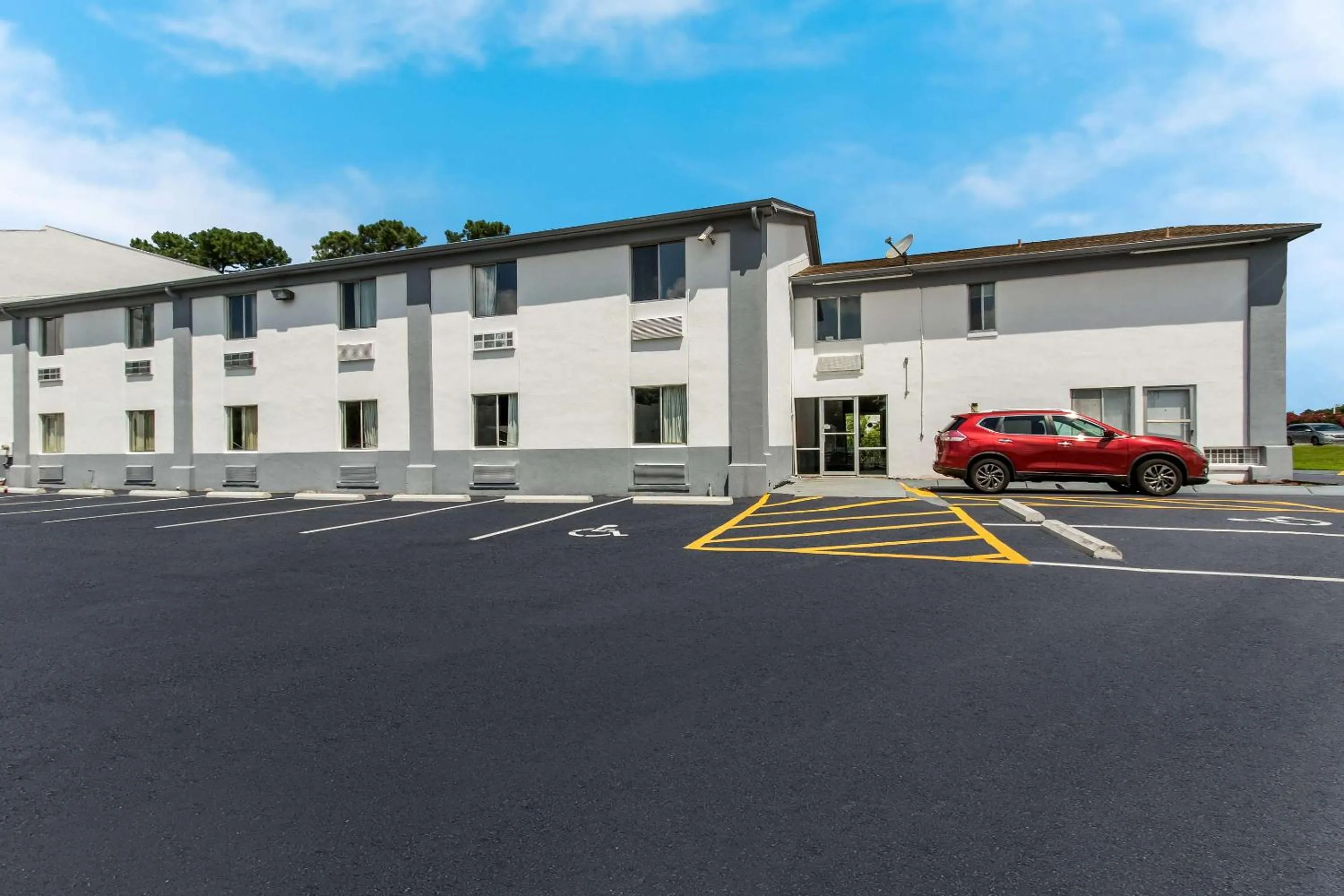 Property building in Econo Lodge Cherry Point