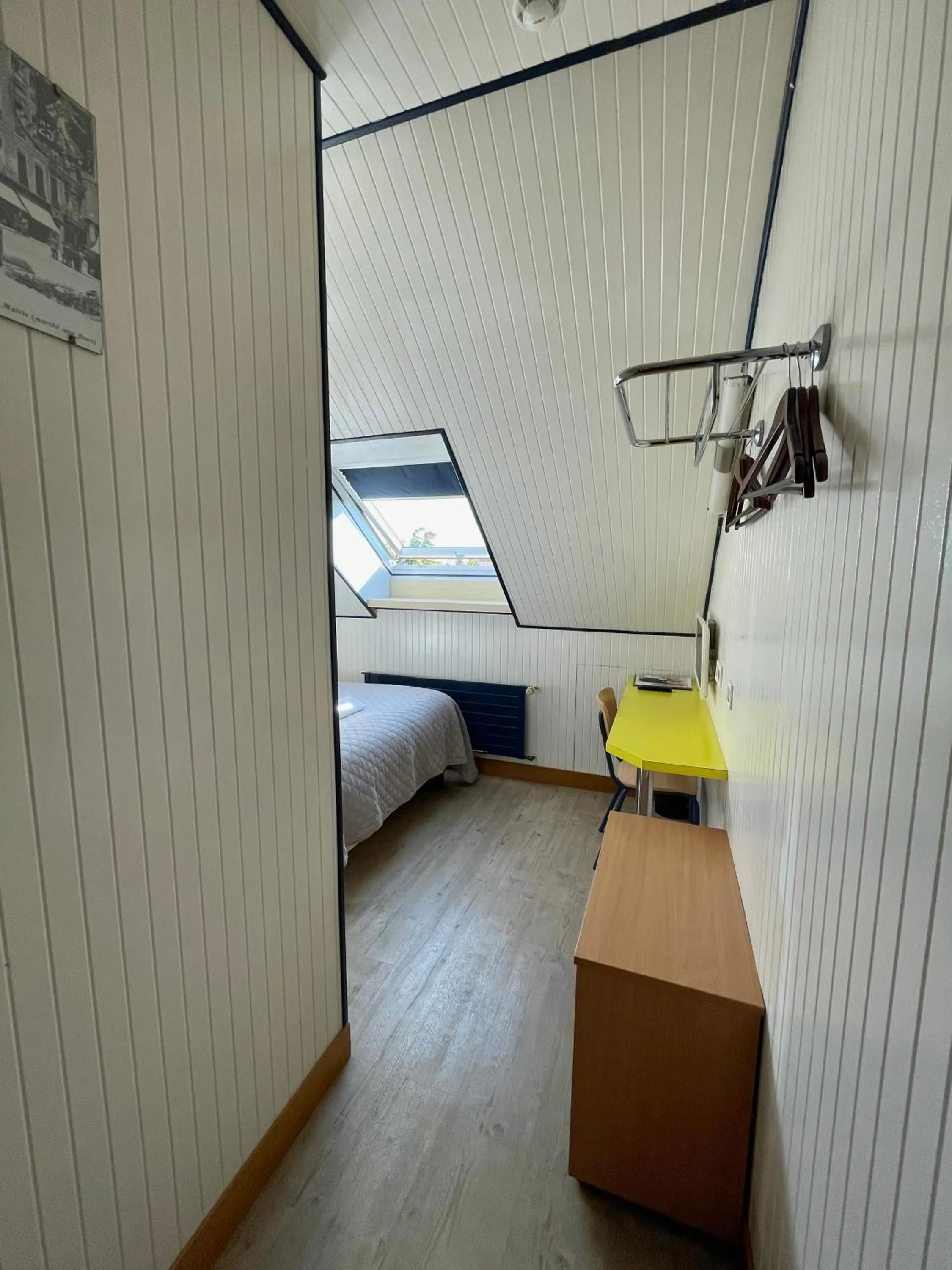 Photo of the whole room, Bed in Hotel Arcantis Le Voltaire