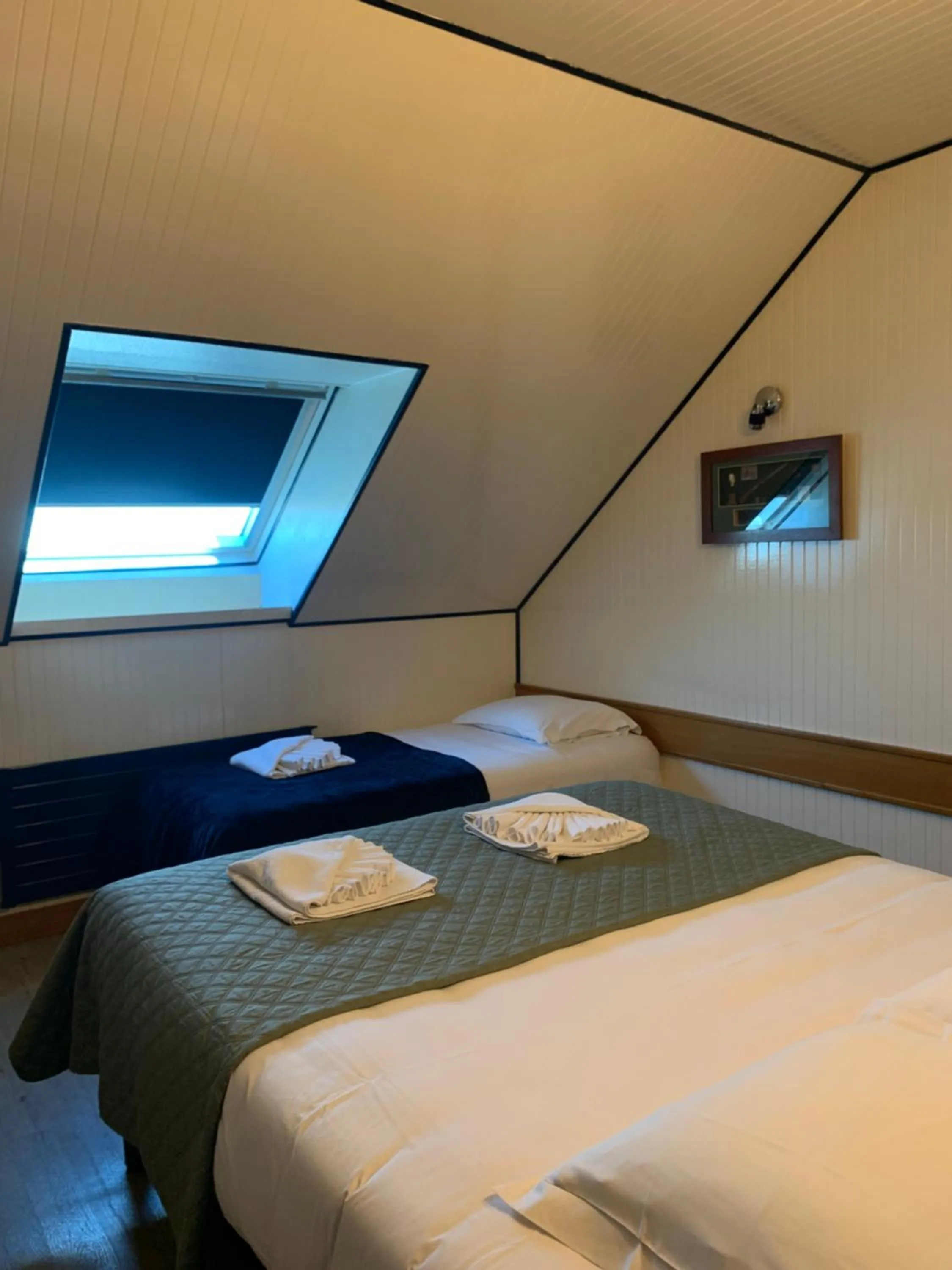 Bed in Hotel Arcantis Le Voltaire