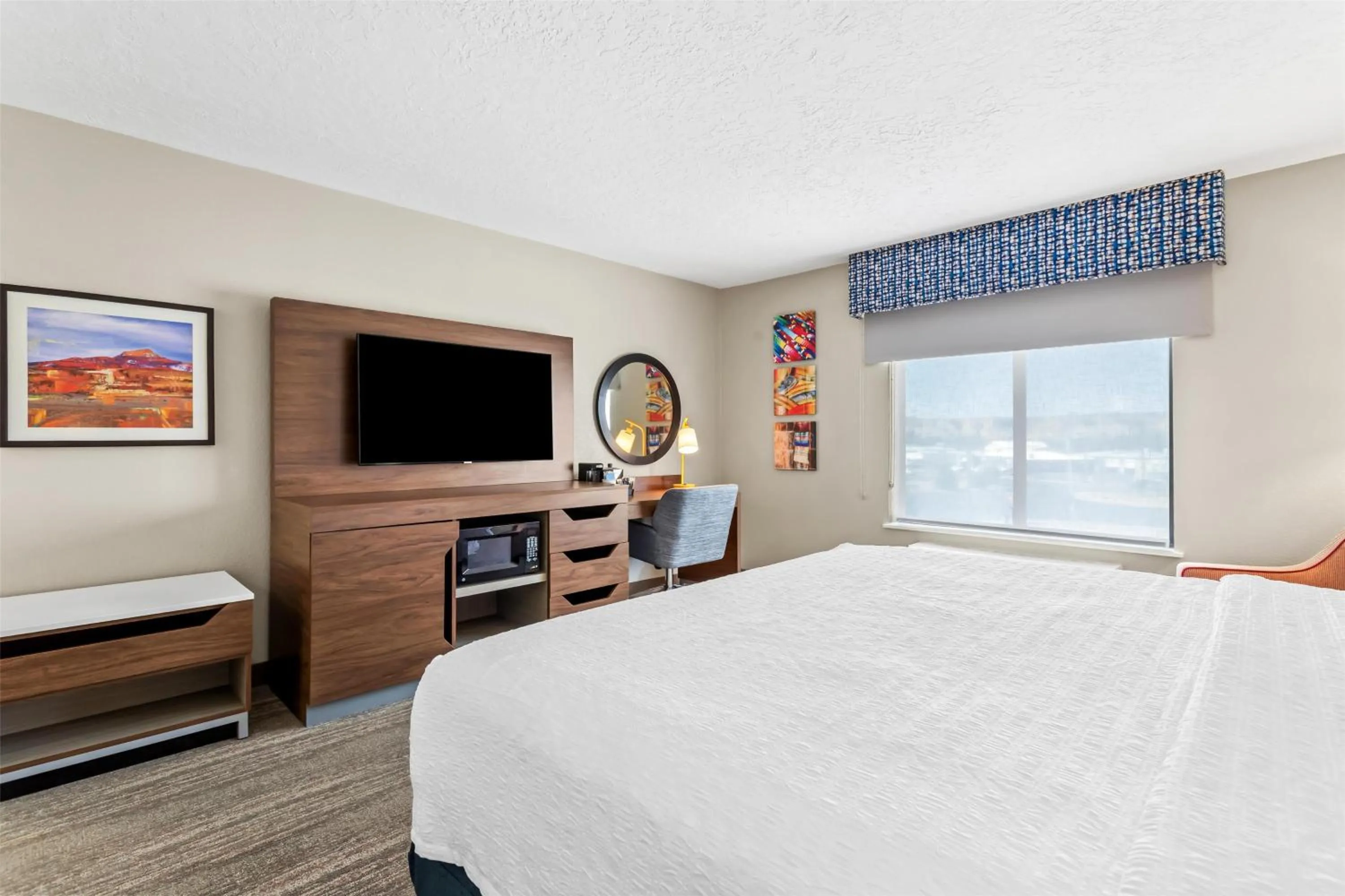 Bed in Hampton Inn & Suites Farmington