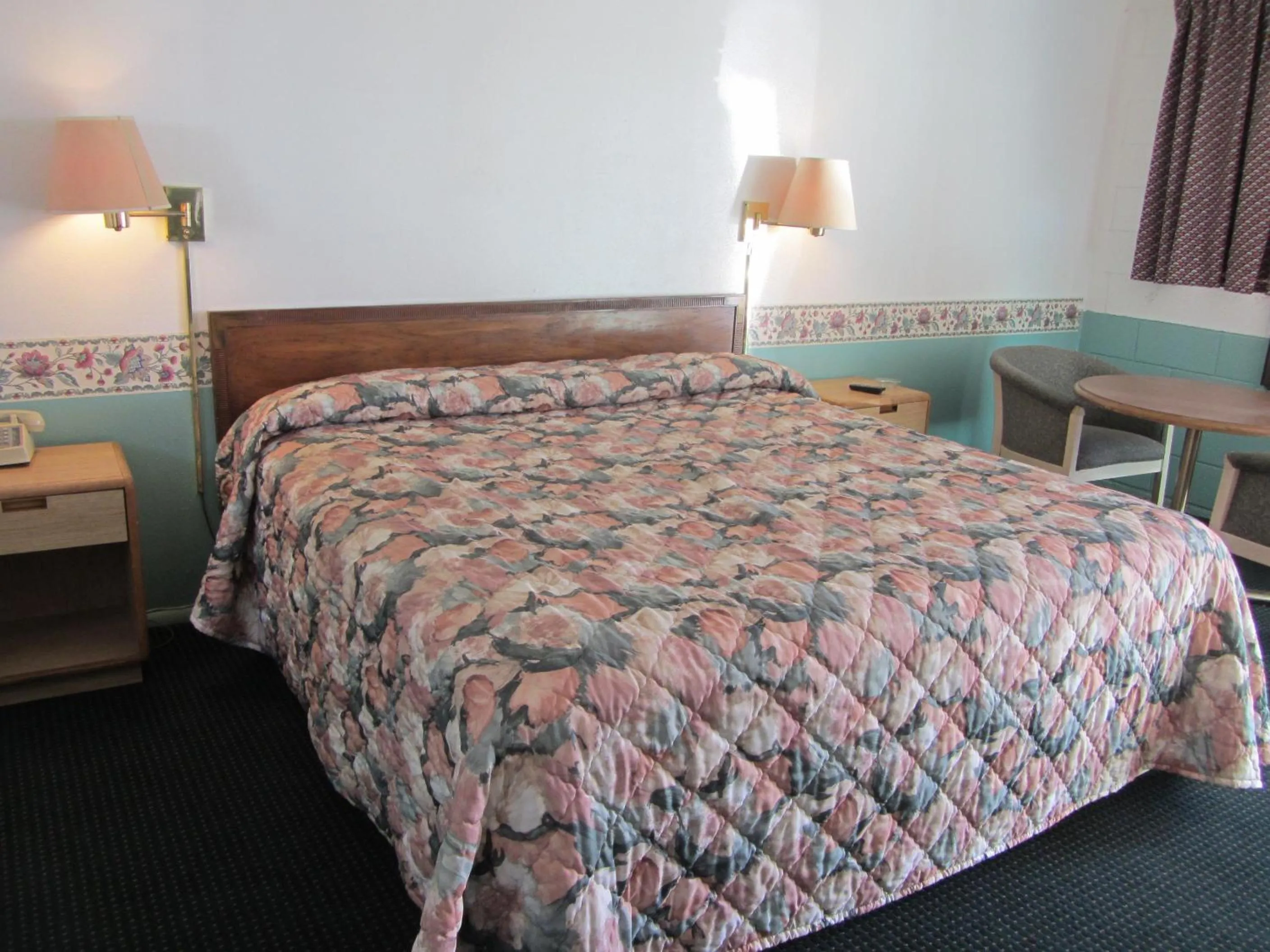 Bed in Budget Inn Odessa