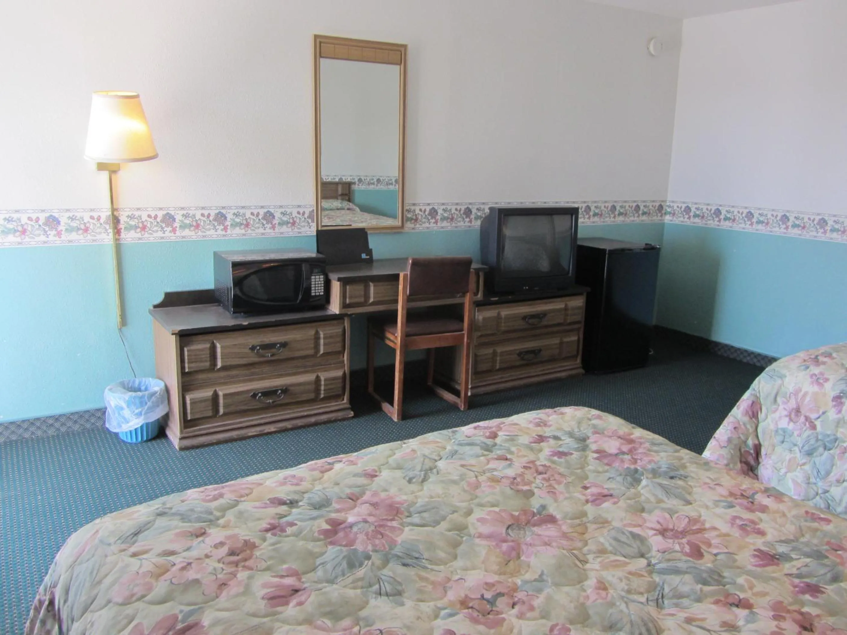 Bed in Budget Inn Odessa