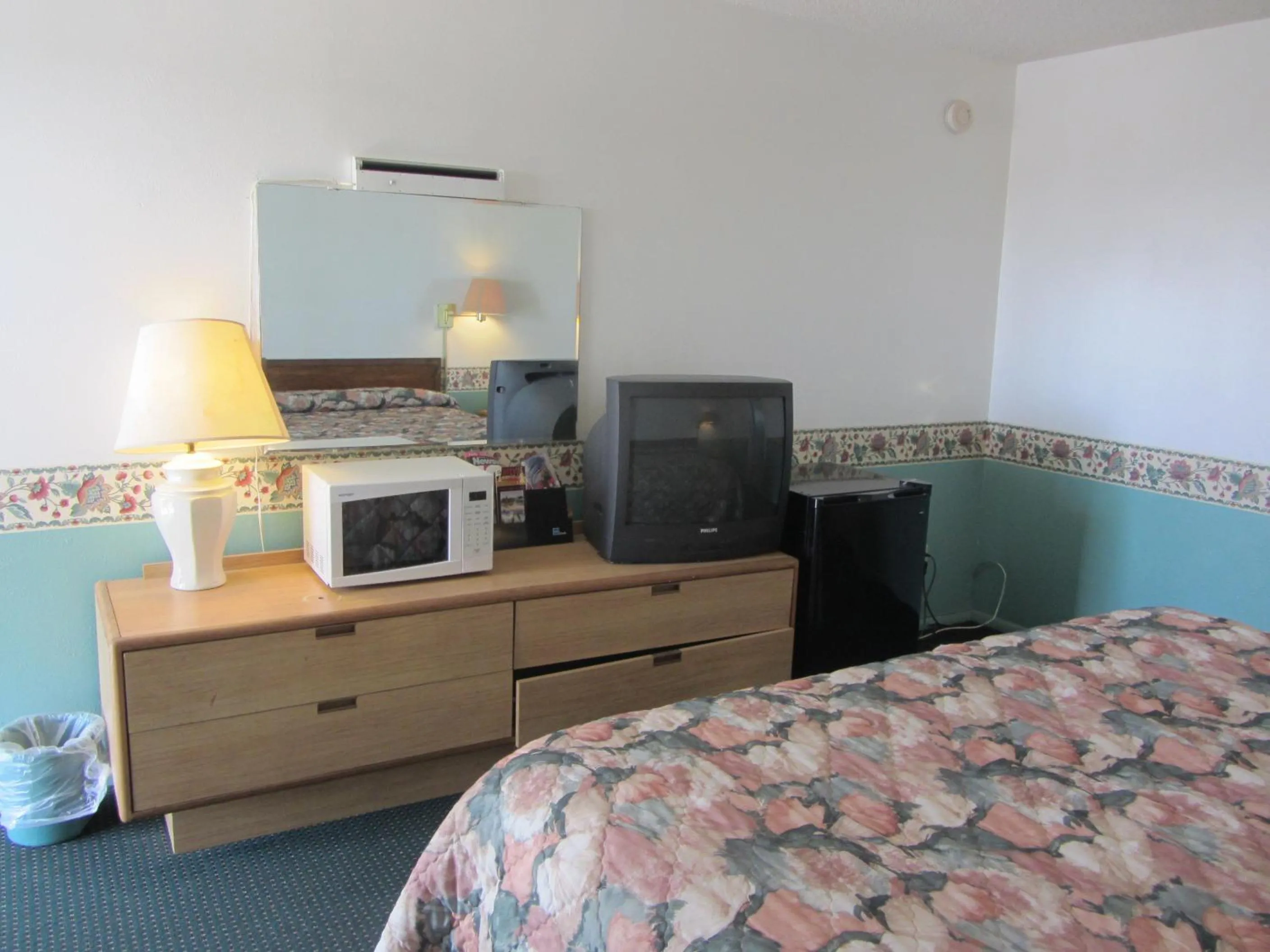 Bed in Budget Inn Odessa