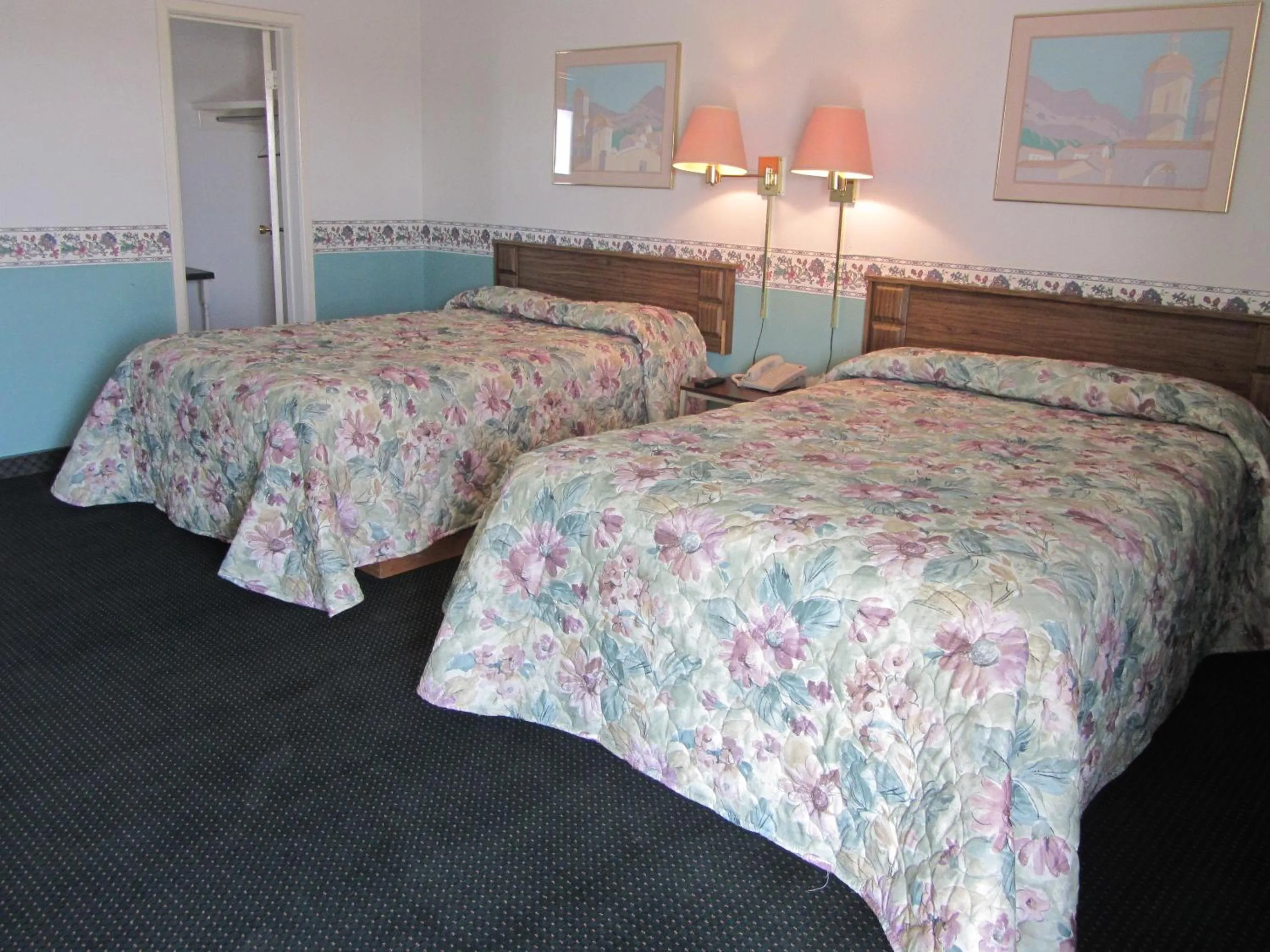 Bed in Budget Inn Odessa