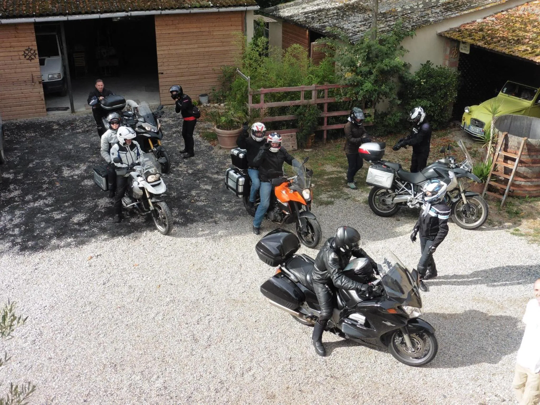 group of guests in L'Albane Chambres d'hôtes