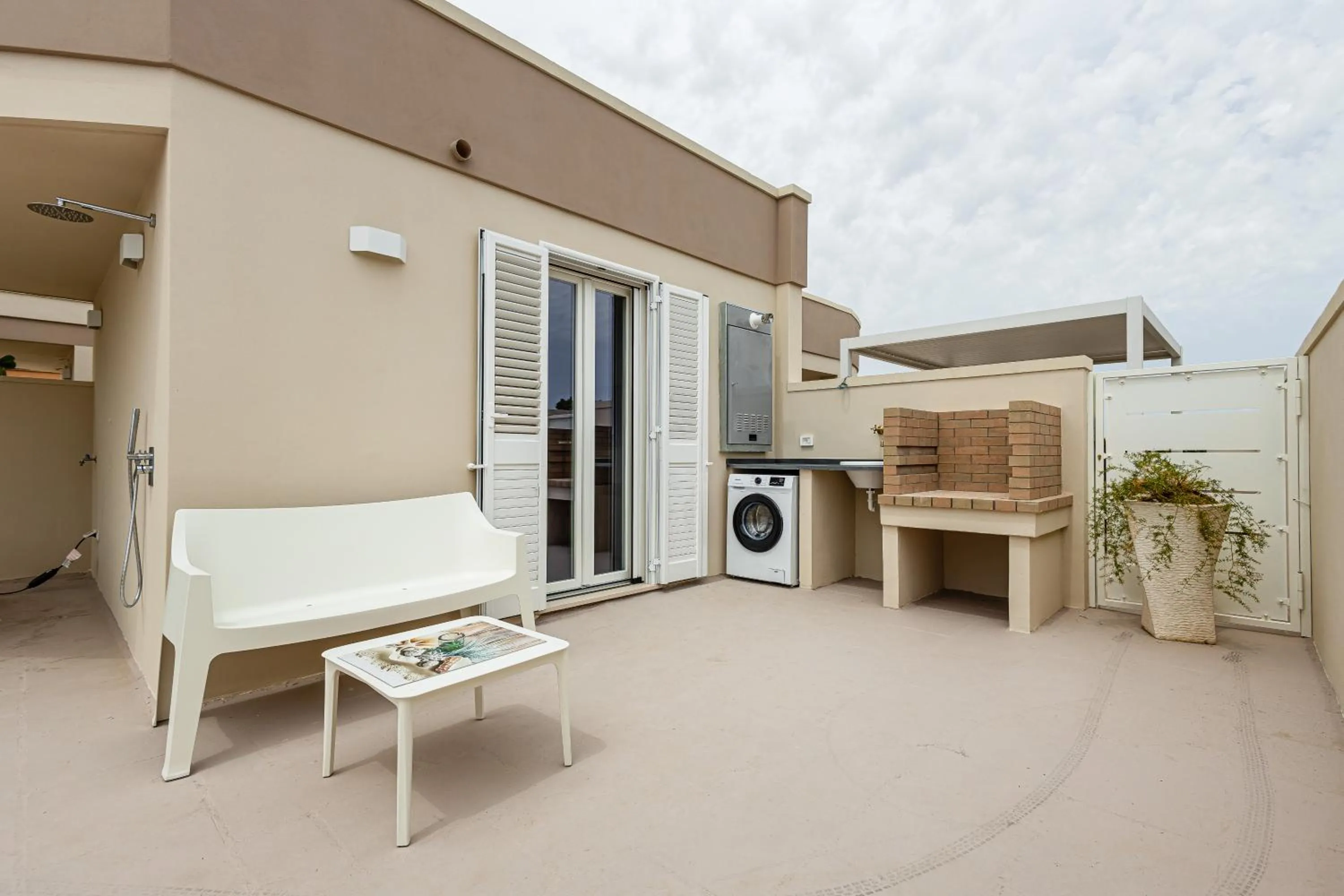 Patio in La Collina di Montegrappa - Suites with Heated Private Pool - Suites with Shared Pool