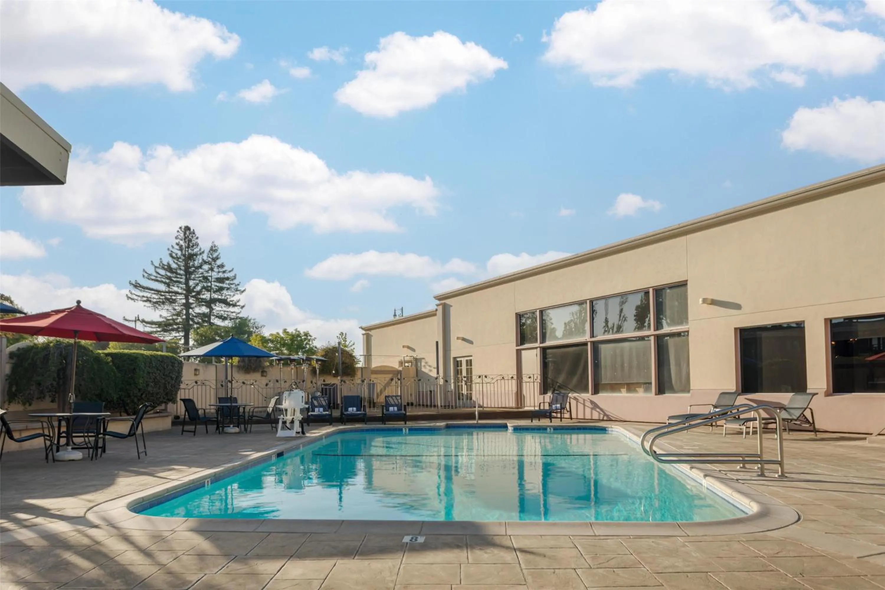 Pool view in Best Western Petaluma Inn