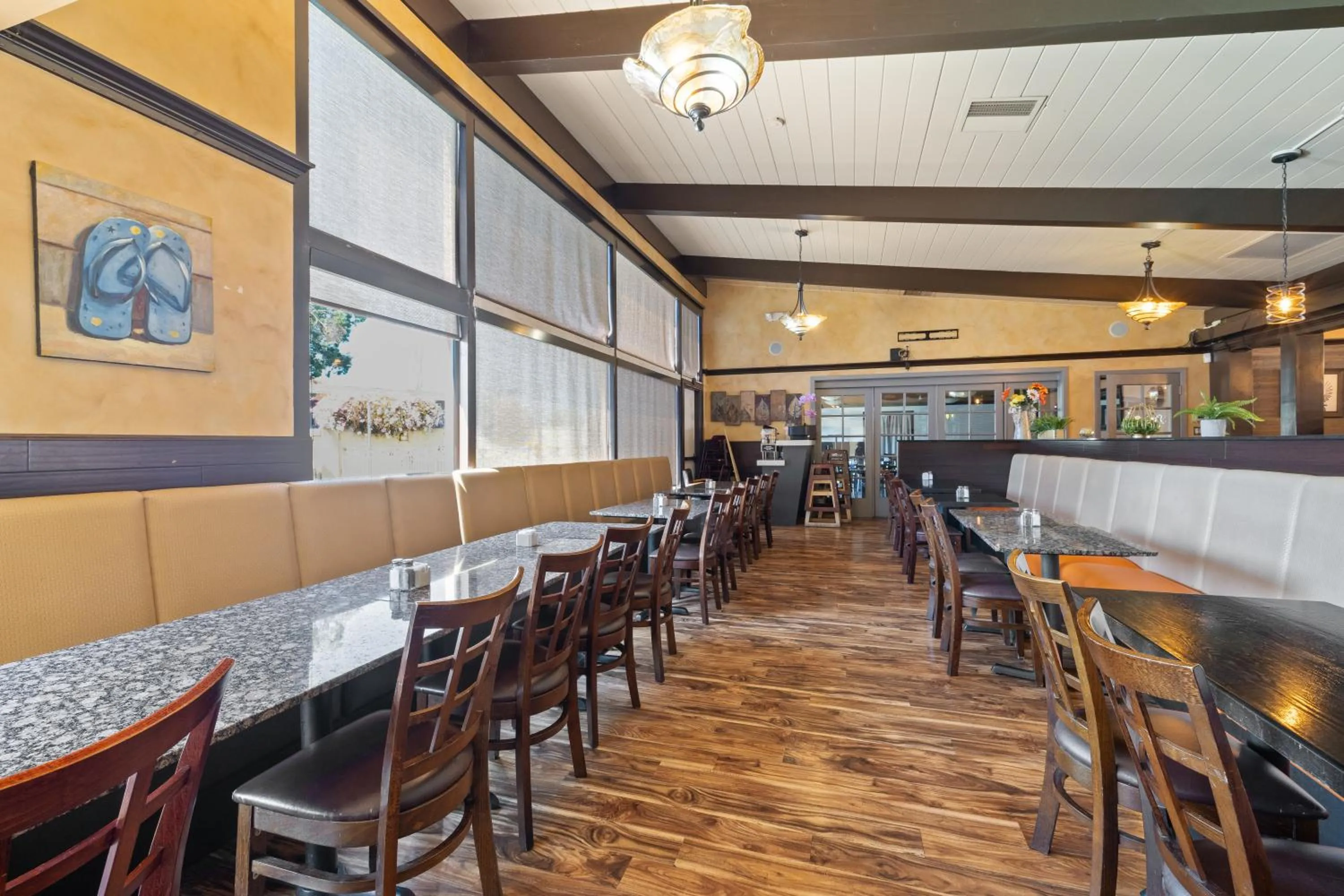 Restaurant/places to eat in Best Western Petaluma Inn