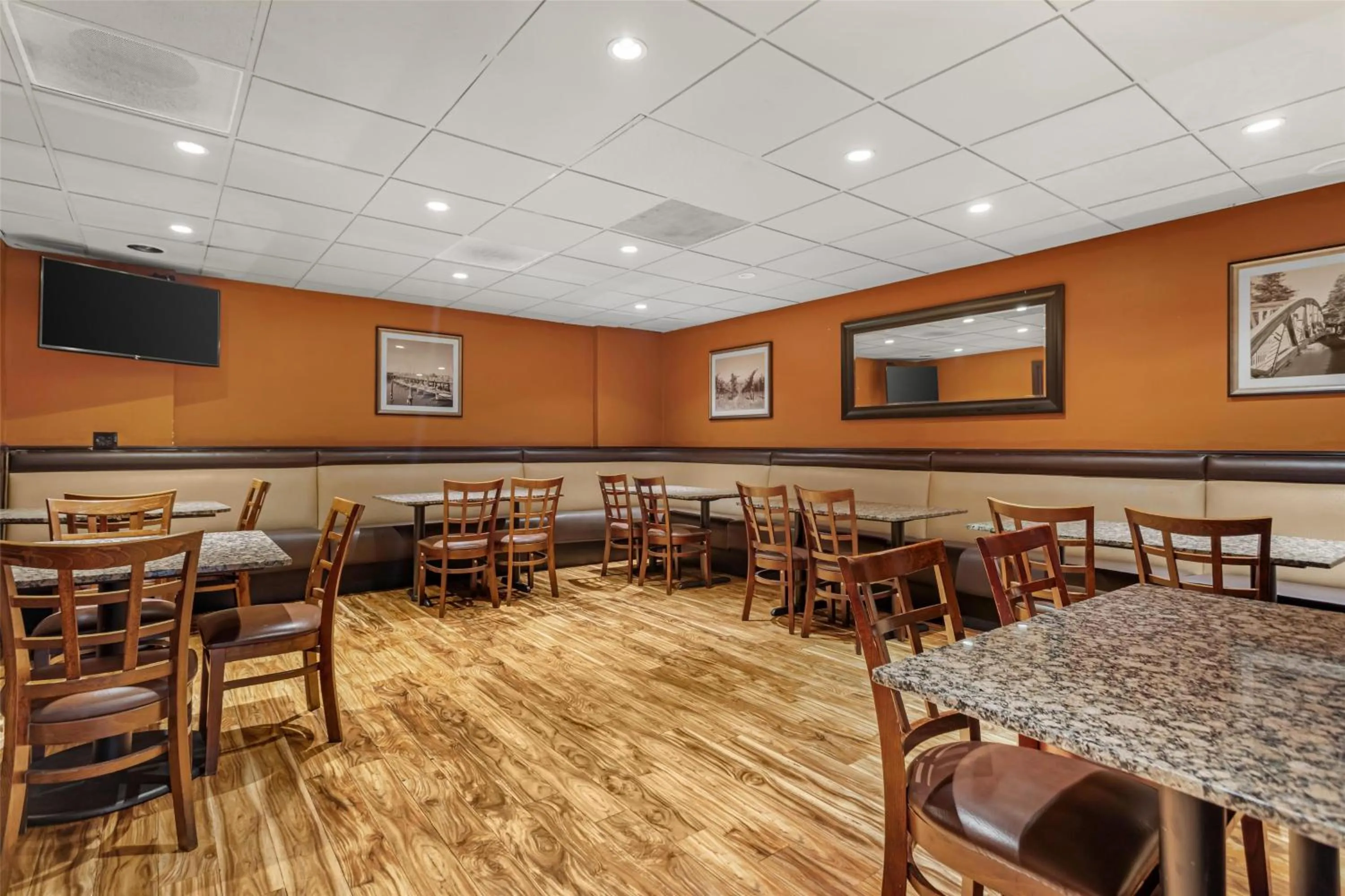 Breakfast in Best Western Petaluma Inn