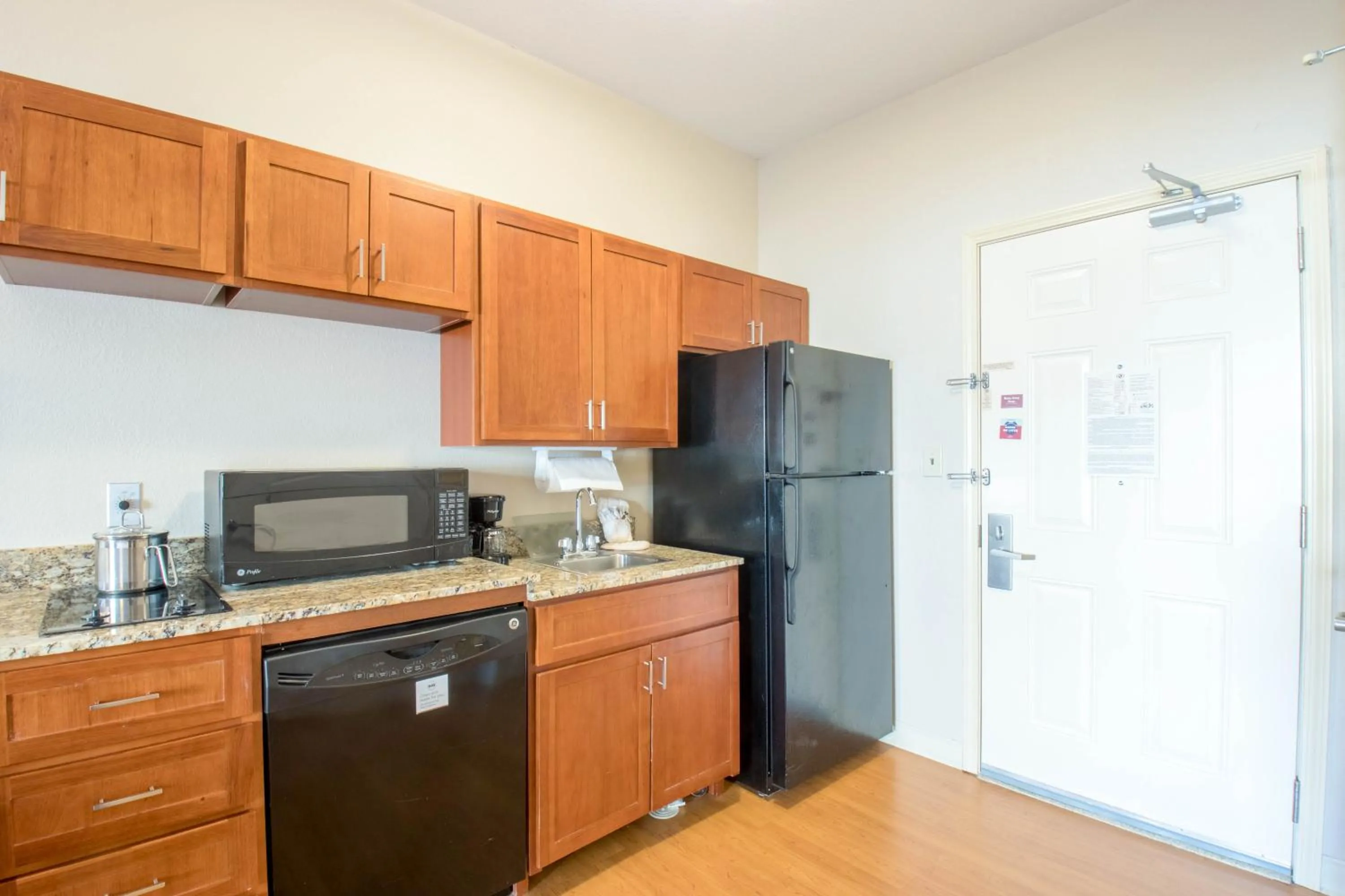 Kitchen or kitchenette in Western Slope Suites Parachute