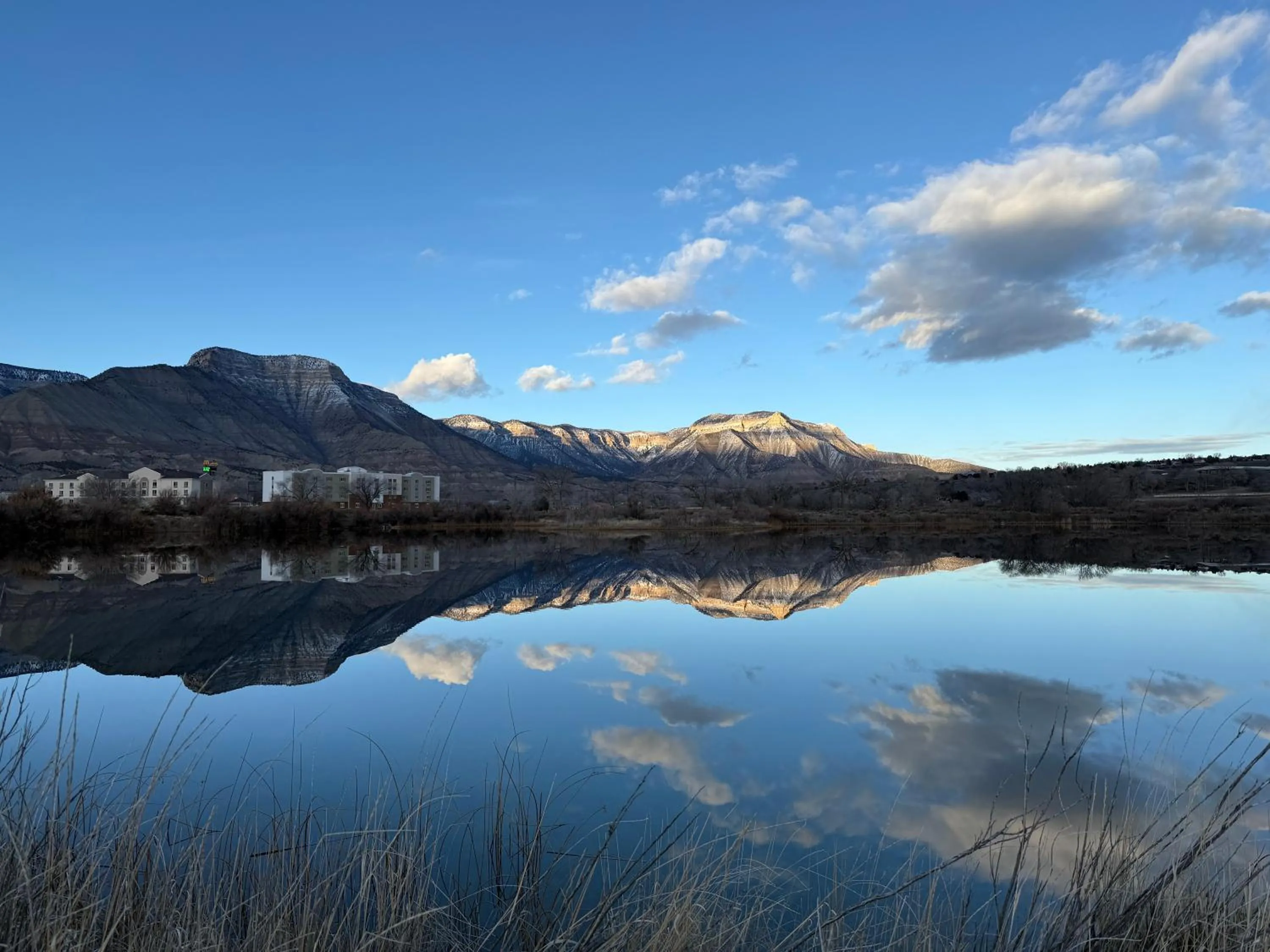 Western Slope Suites Parachute
