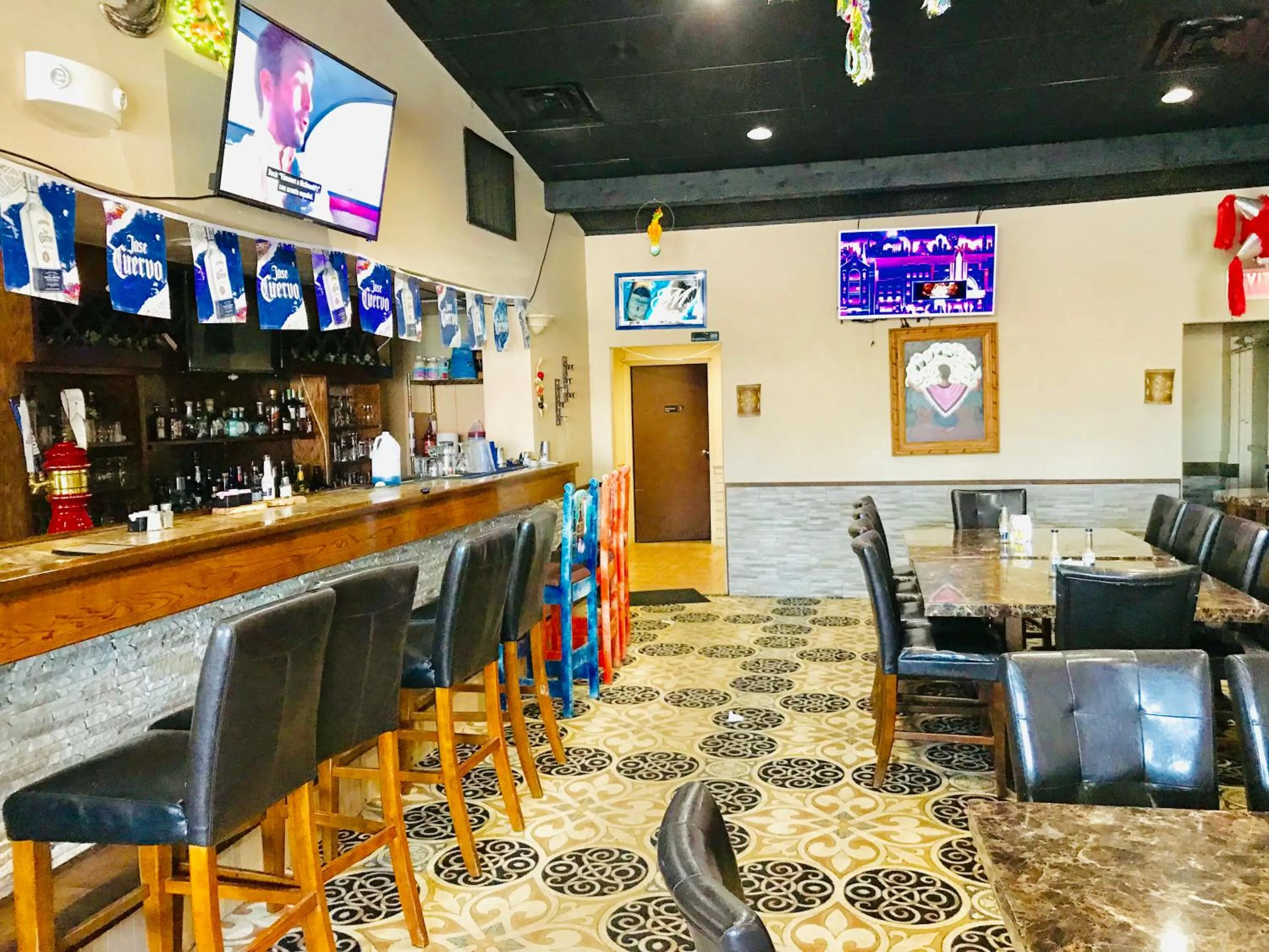 Lounge or bar in Baymont by Wyndham El Dorado