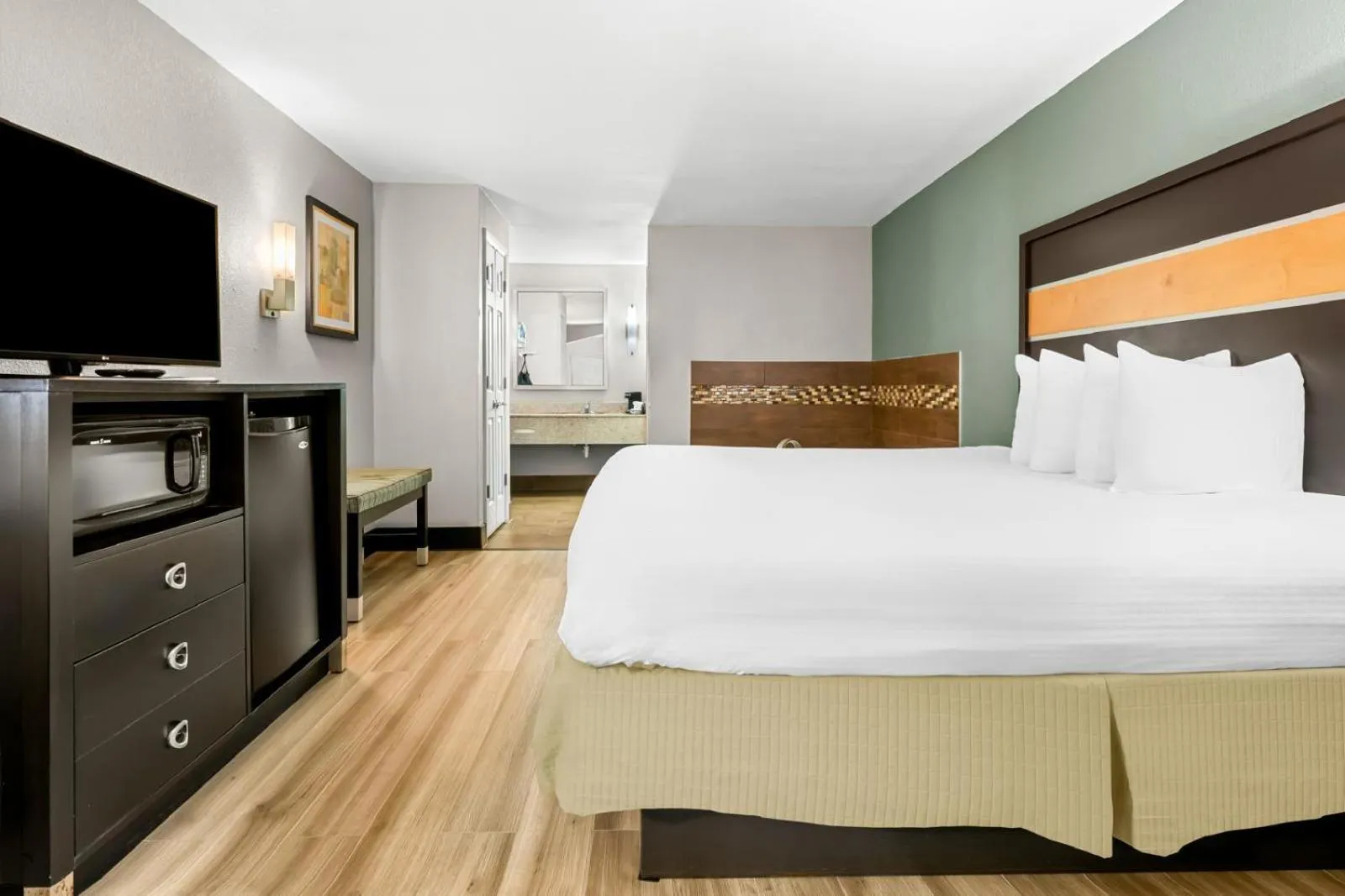 Bedroom, Bed in Best Western Executive Suites