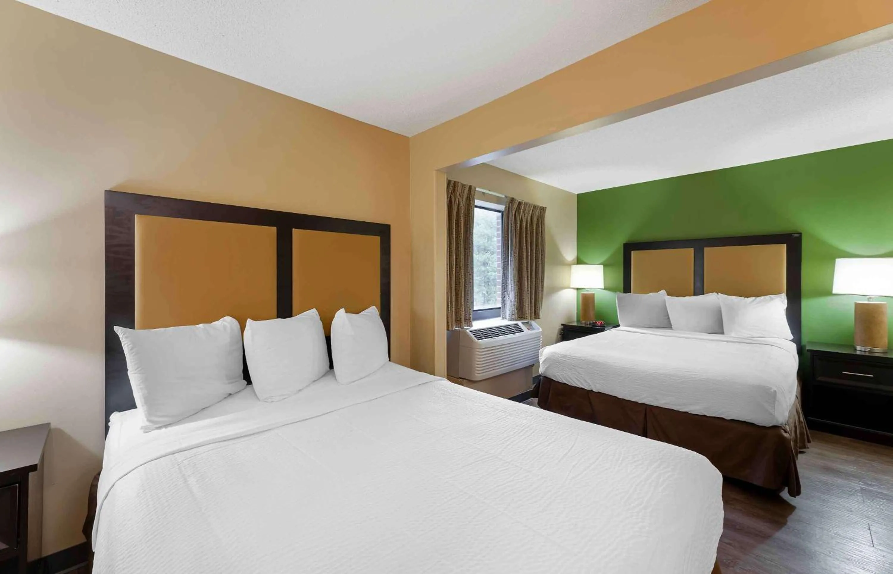 Bedroom, Bed in Extended Stay America Suites - Cleveland - Westlake