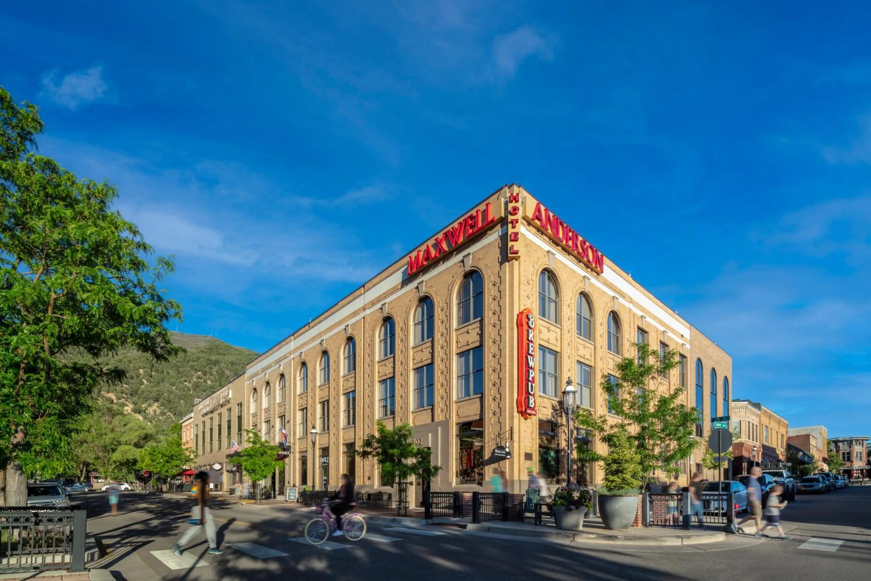 Property building in Hotel Maxwell Anderson