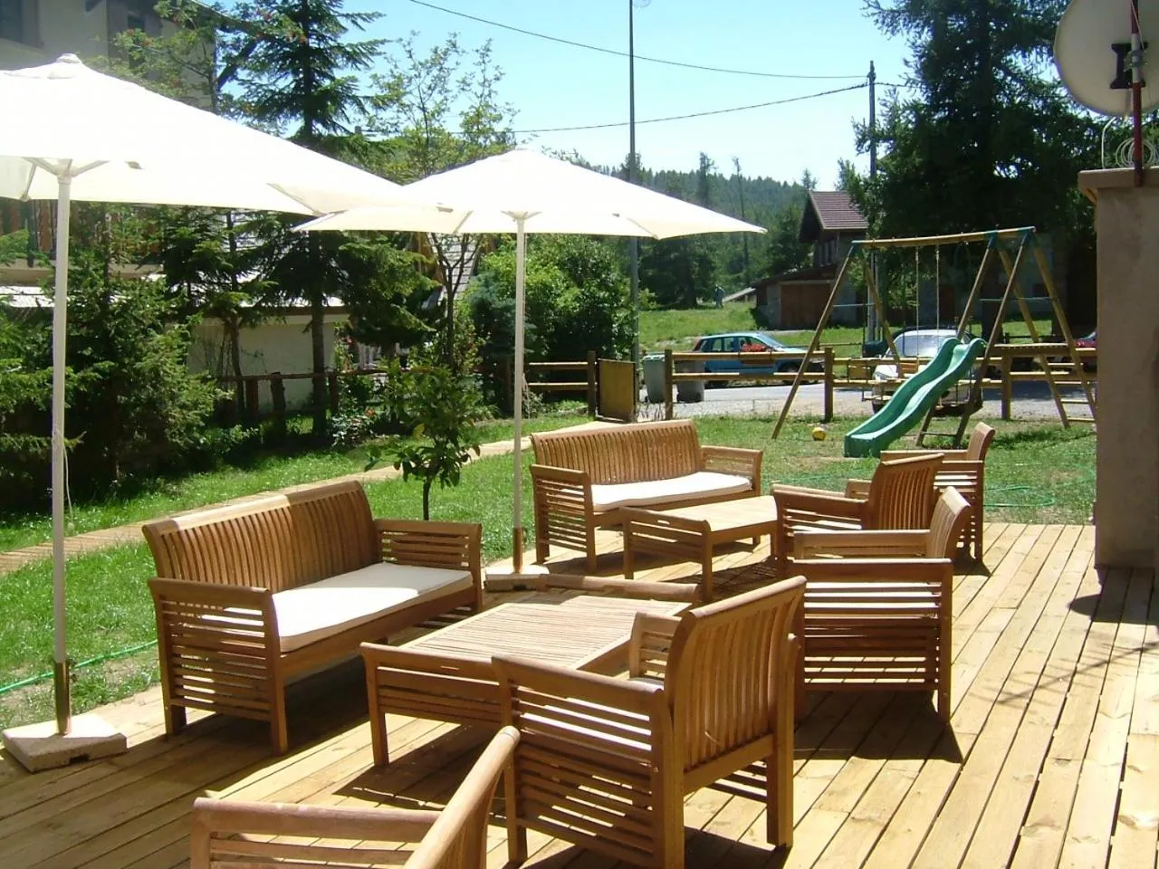 Patio in Adonis Le Chastellan