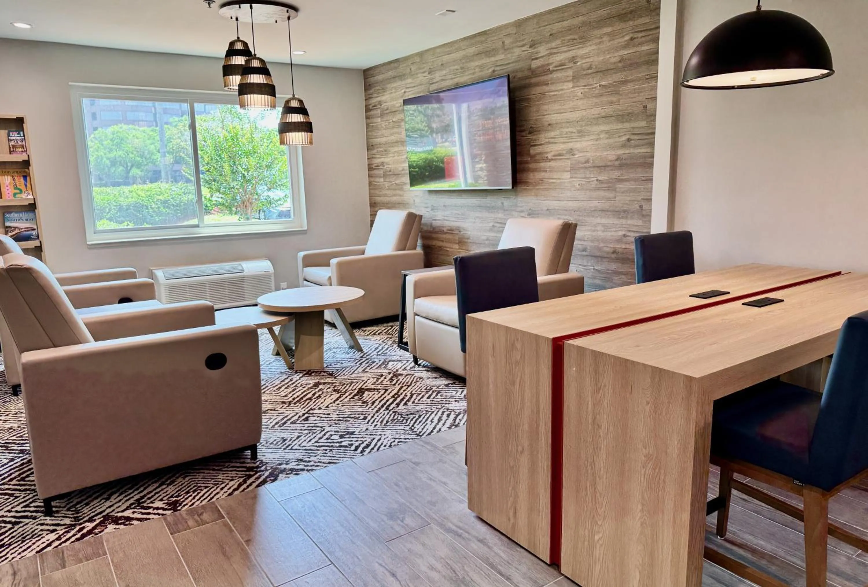 Lobby or reception in Candlewood Suites Jacksonville Southpoint